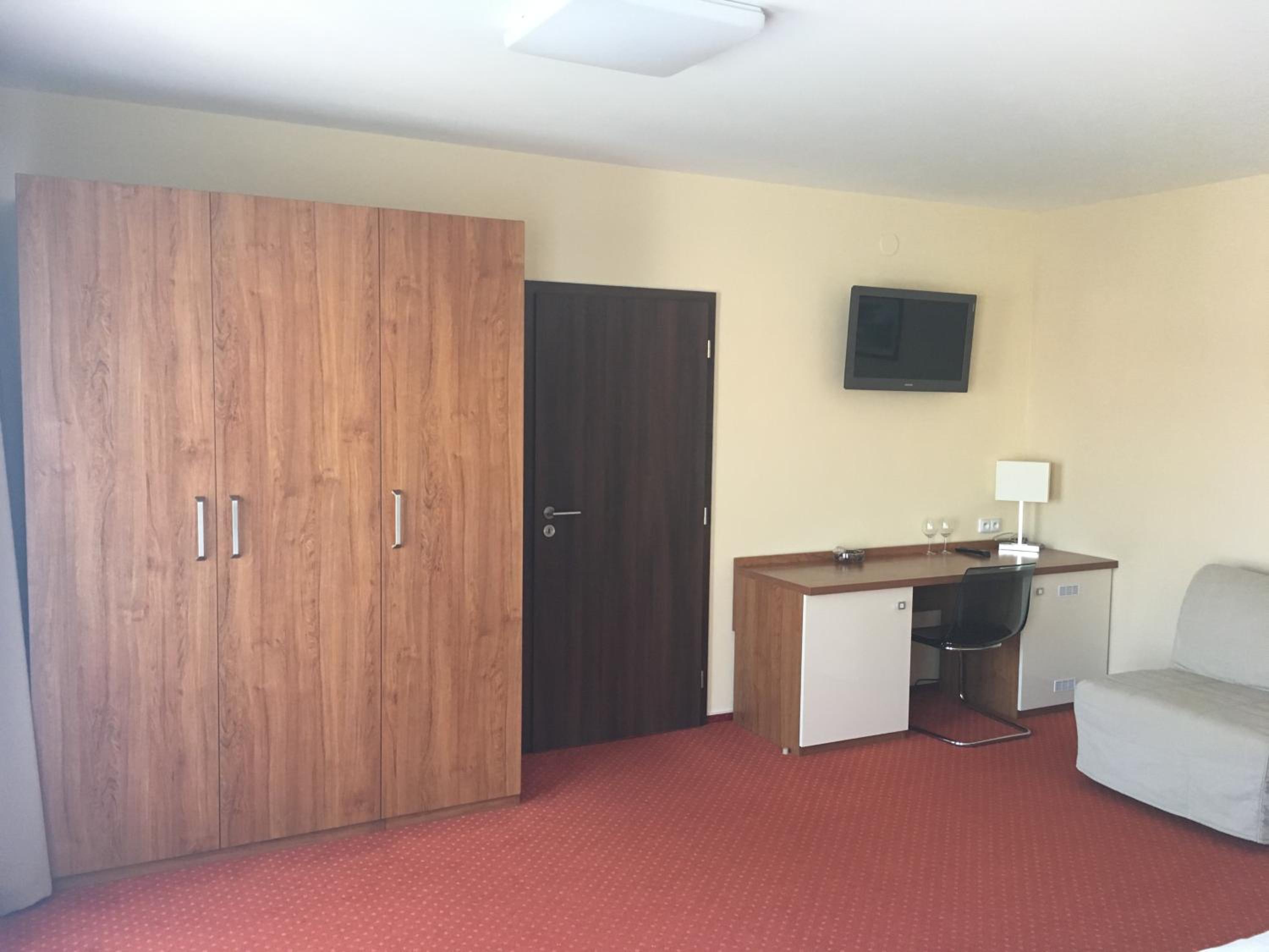 Triple Room with Private Bathroom photo 3