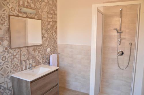 Double Room with Balcony and Sea View photo 3