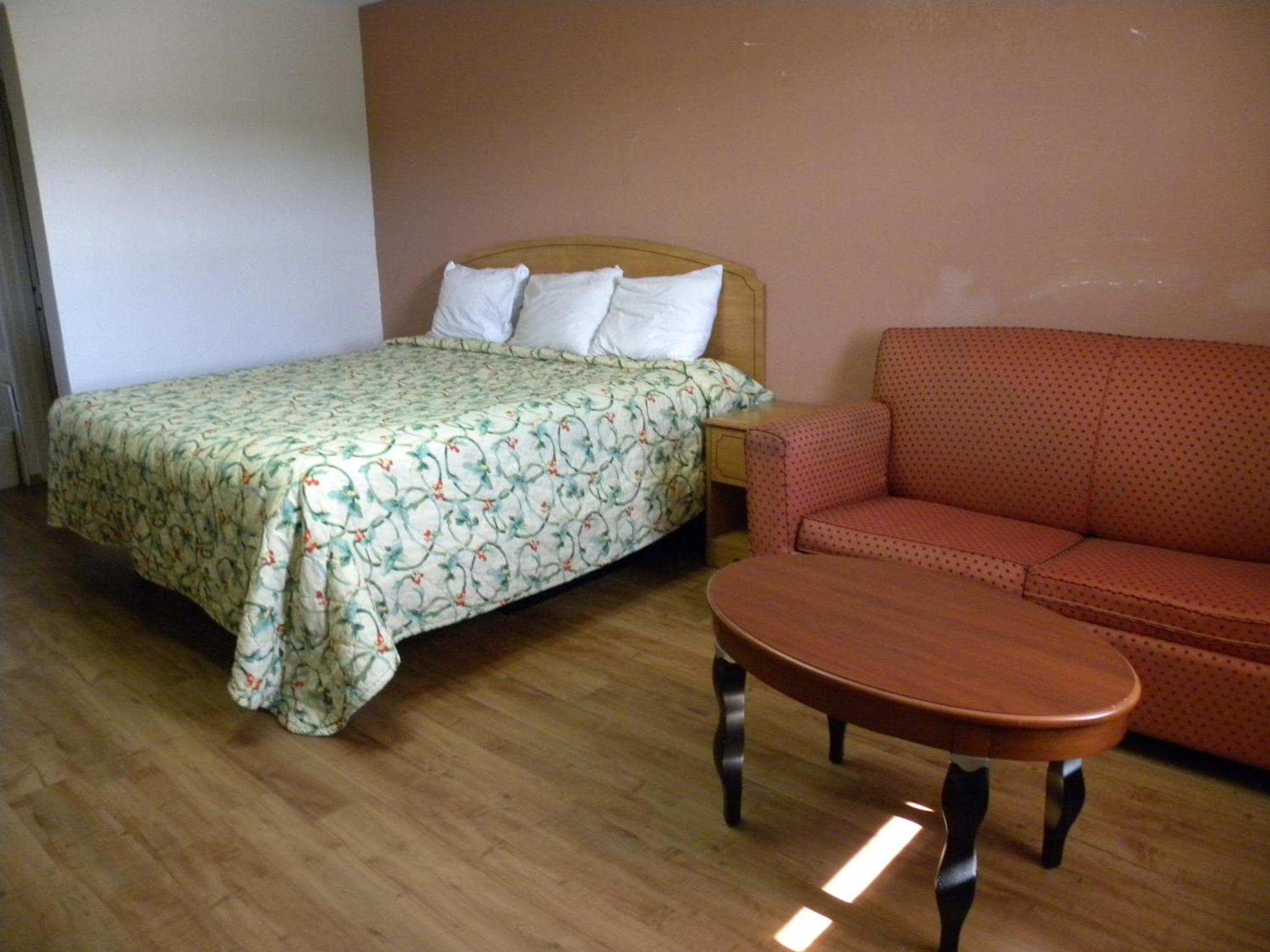 Standard King bed - Smoking - Photo 11