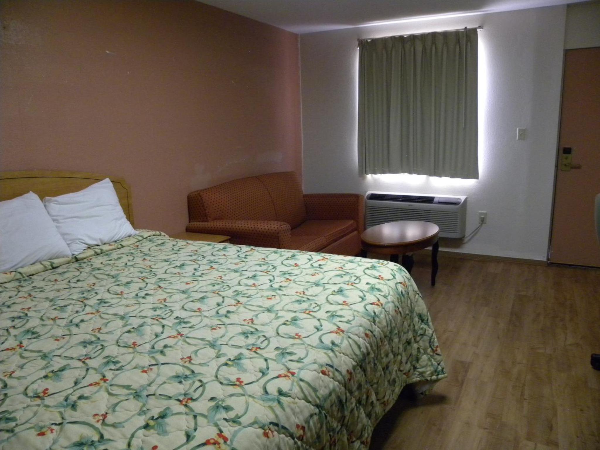 Standard King bed - Smoking - Photo 8