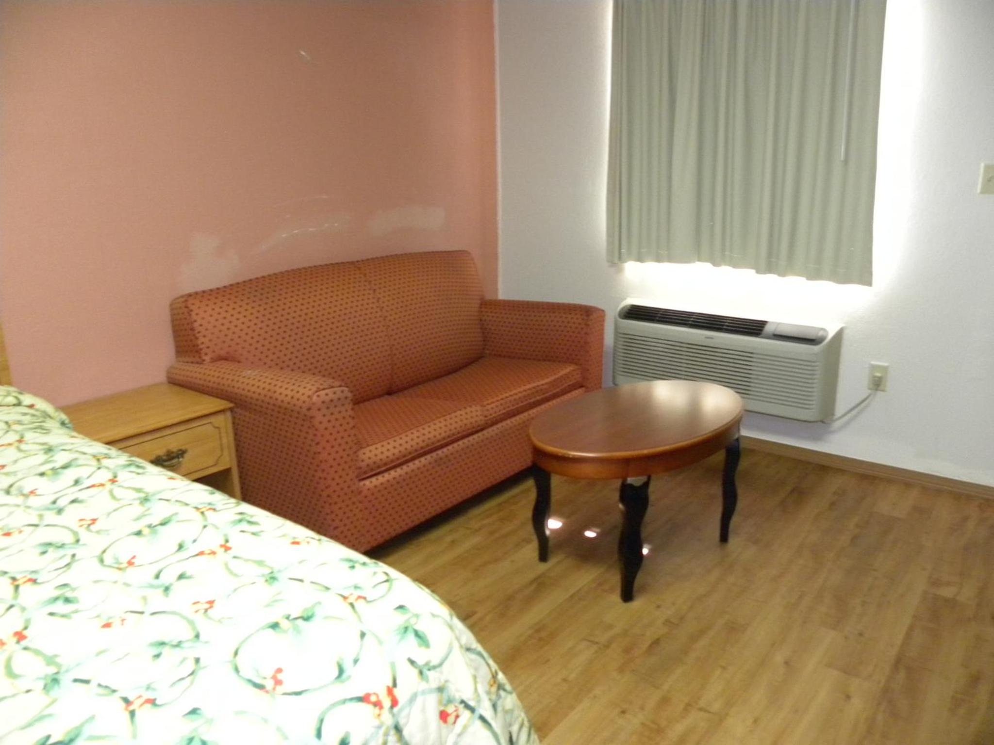 Standard King bed - Smoking - Photo 10