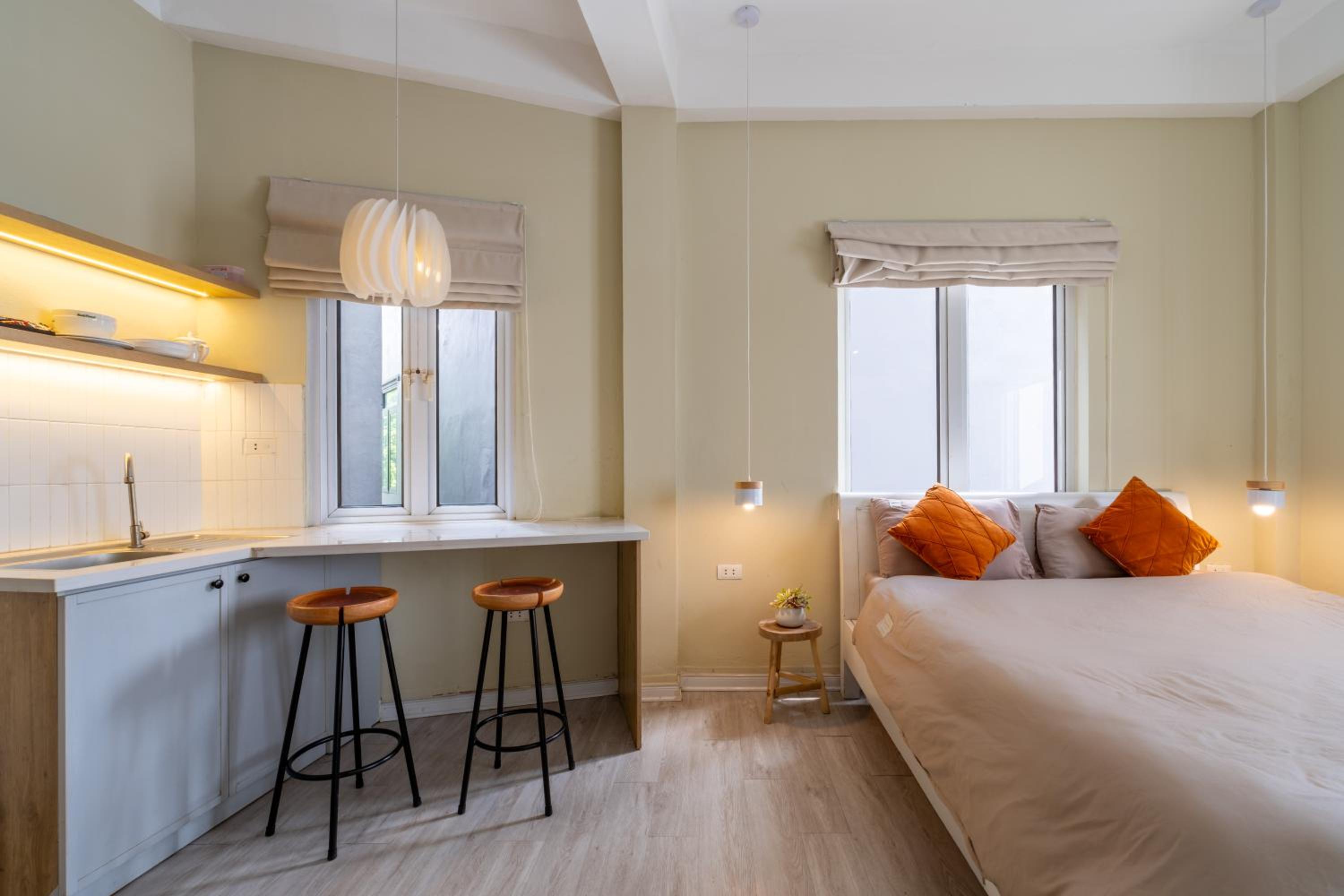 One-Bedroom Apartment with Balcony