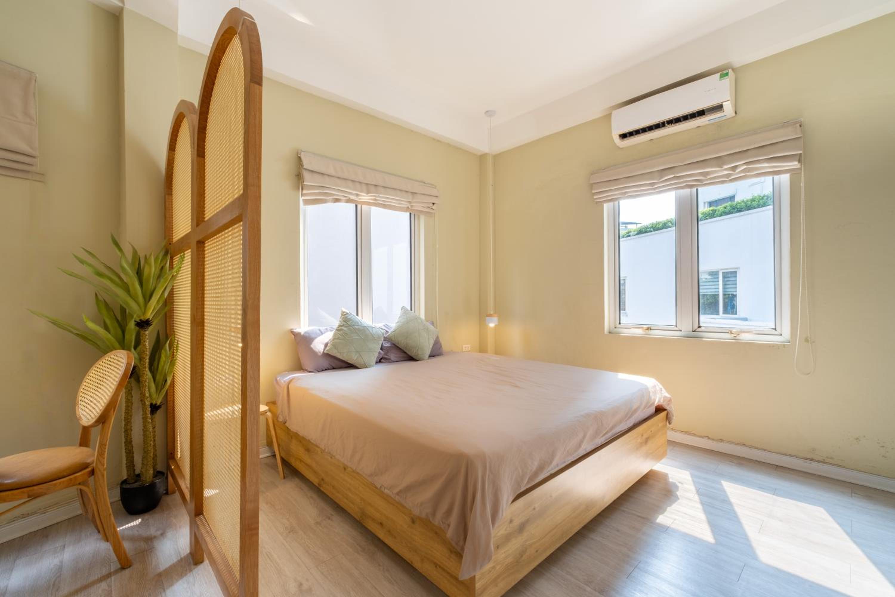 Apartment with Balcony