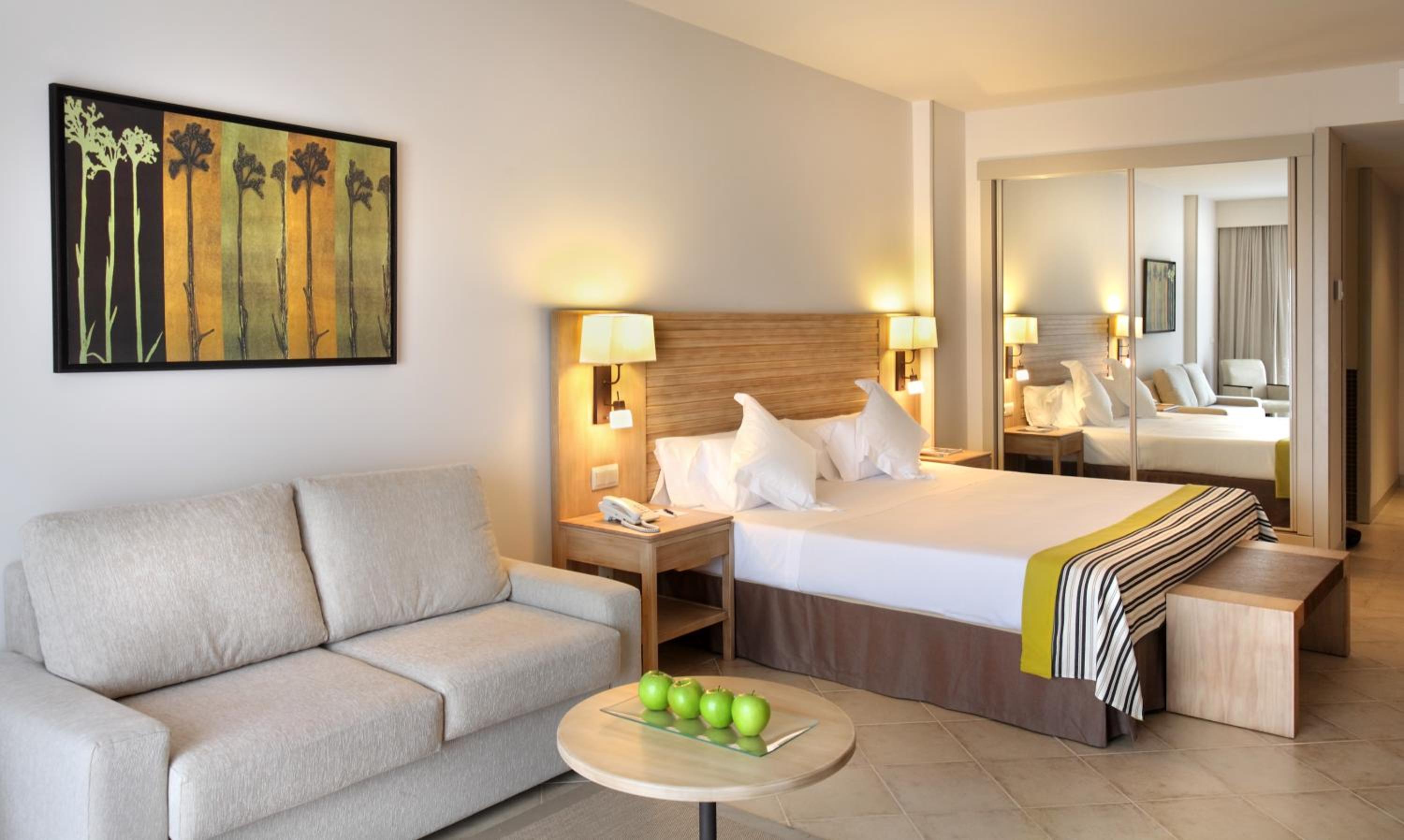 Superior Double Room with terrace (2 Adults + 2 Children) photo 3