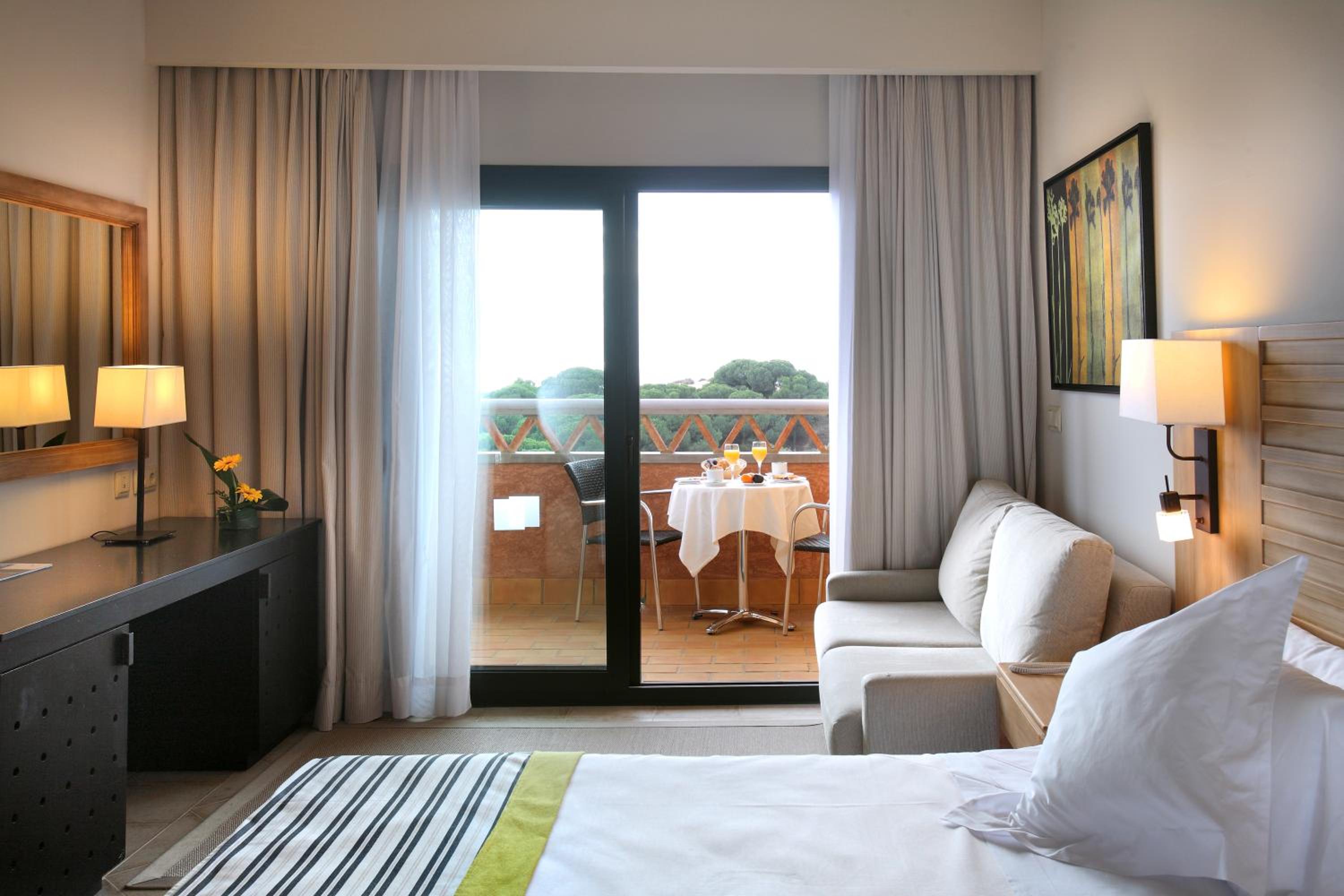 Superior Double Room with Premium Services and Free Spa Access (2 Adults + 2 Children) - Photo 9