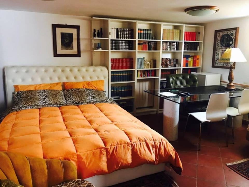 One-Bedroom Apartment - Photo 33