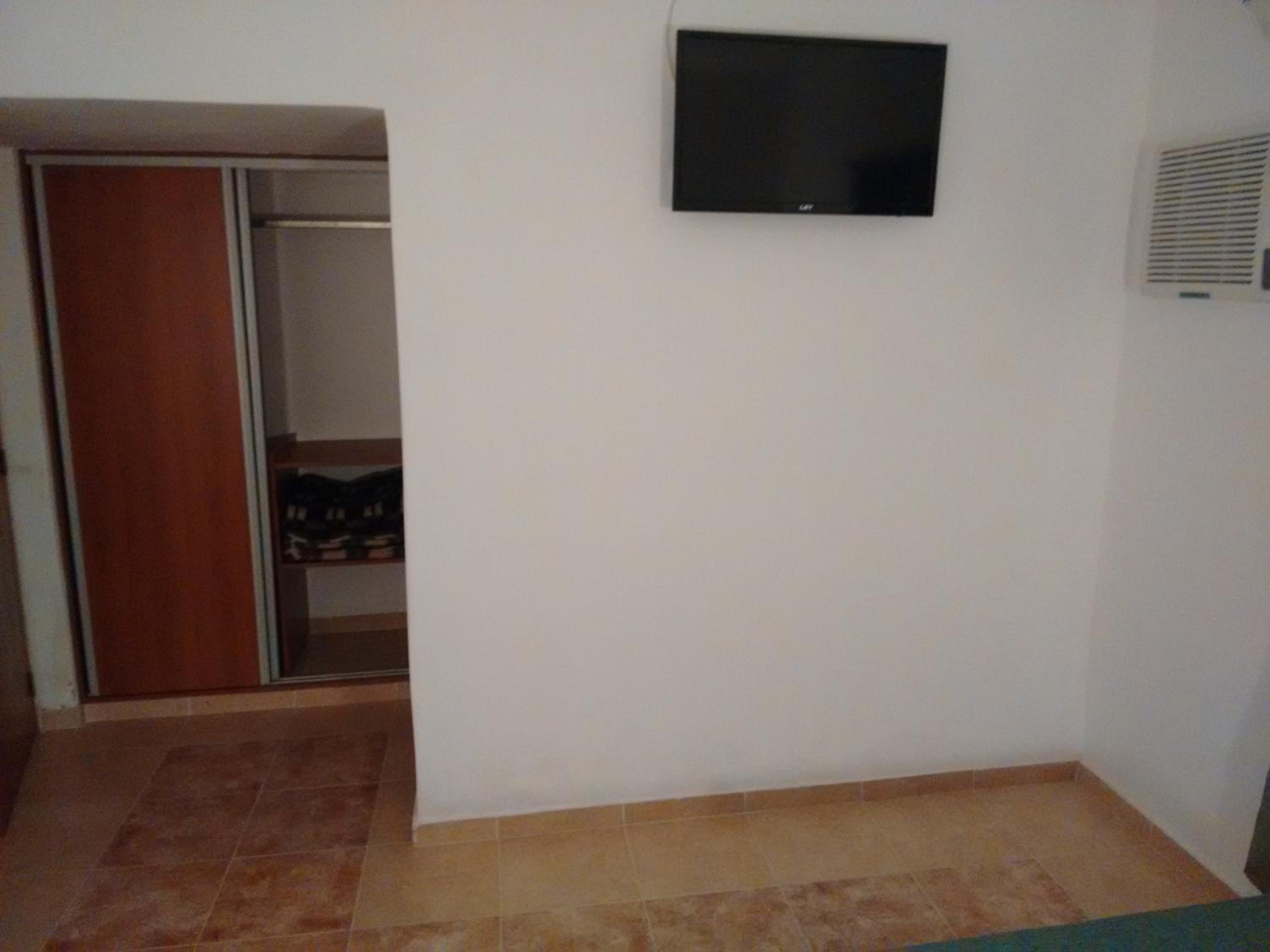 Triple Room with Private Bathroom photo 3