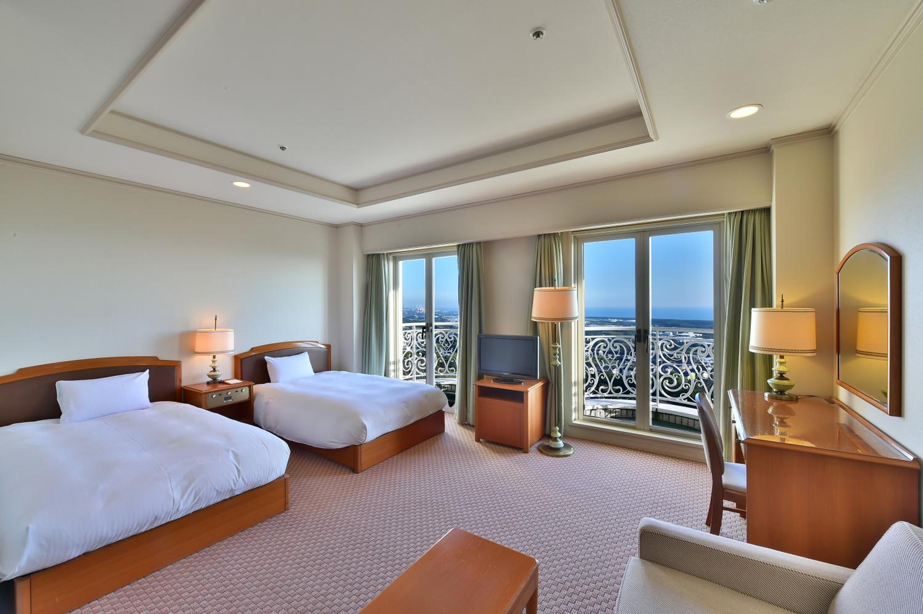 Deluxe Twin Room with Sea View
