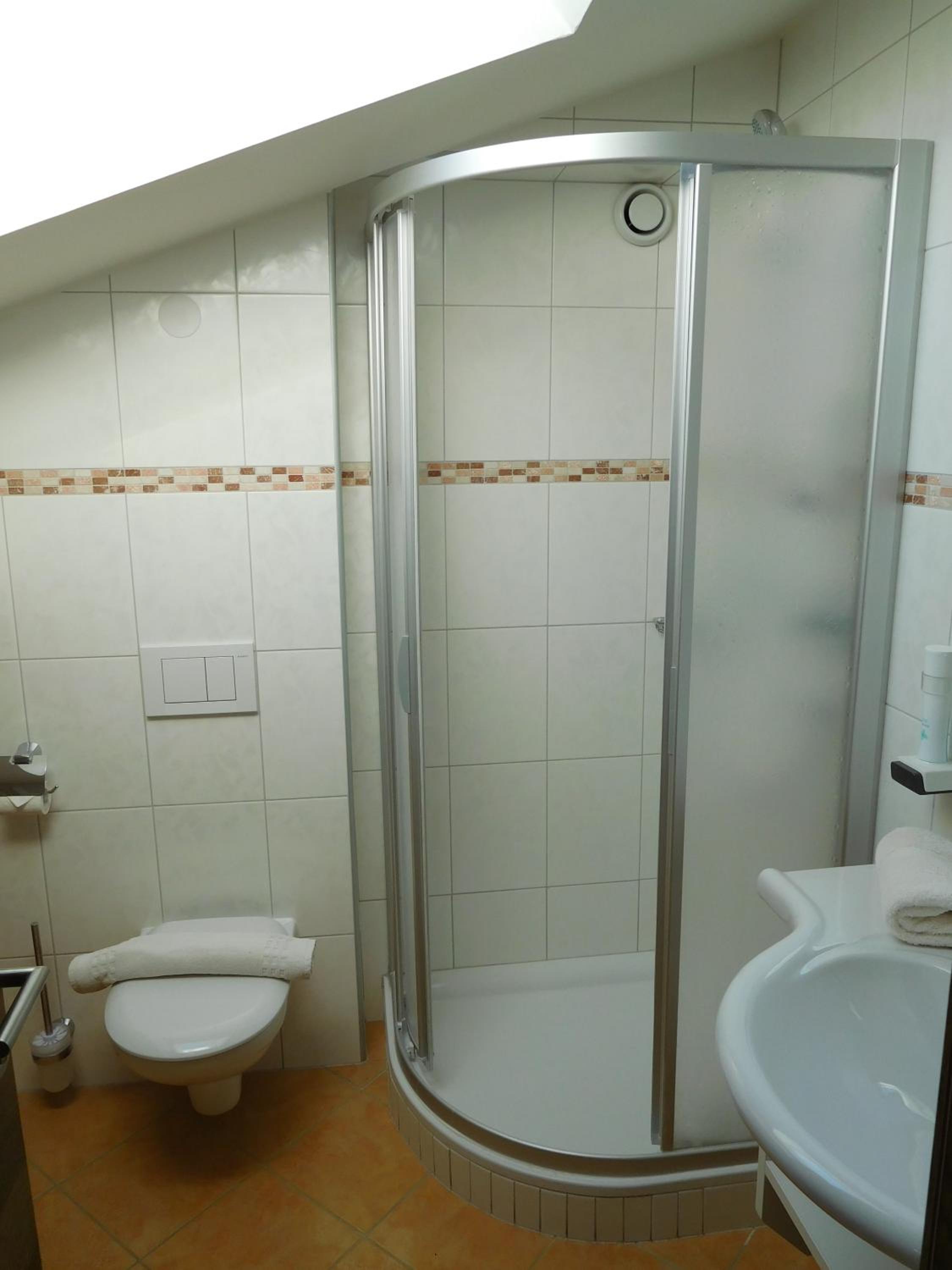 Standard Double Room - Photo 3