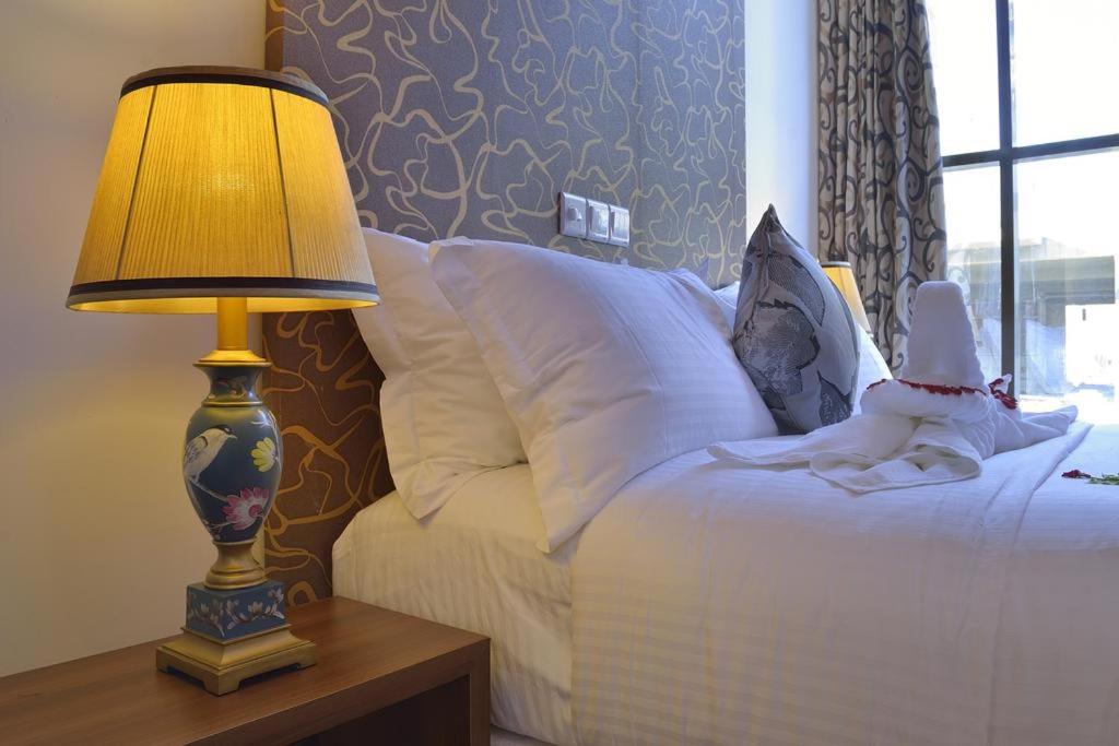 Deluxe Double or Twin Room with Breakfast & Return Transfer