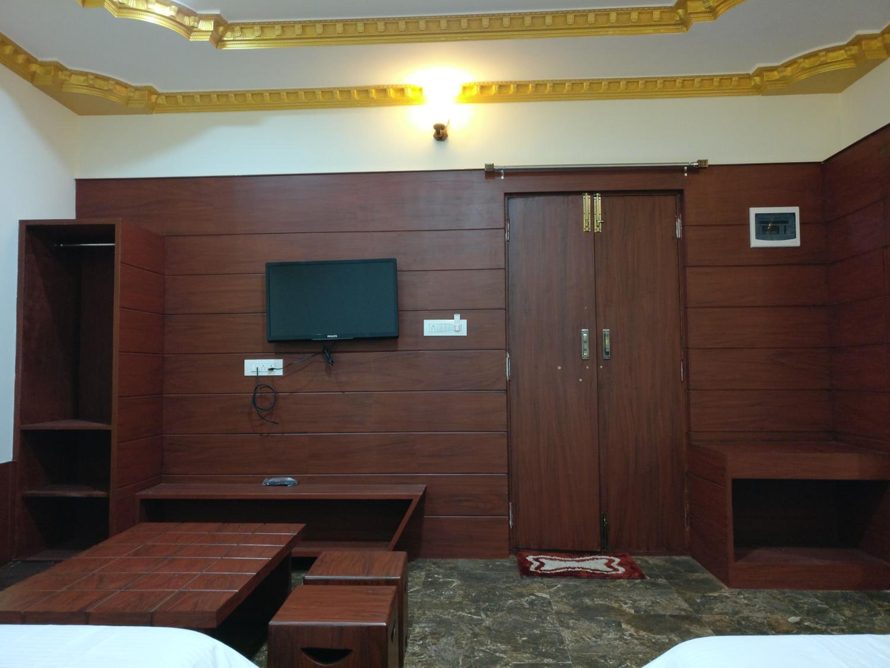 Deluxe Double Room with Extra Bed photo 1