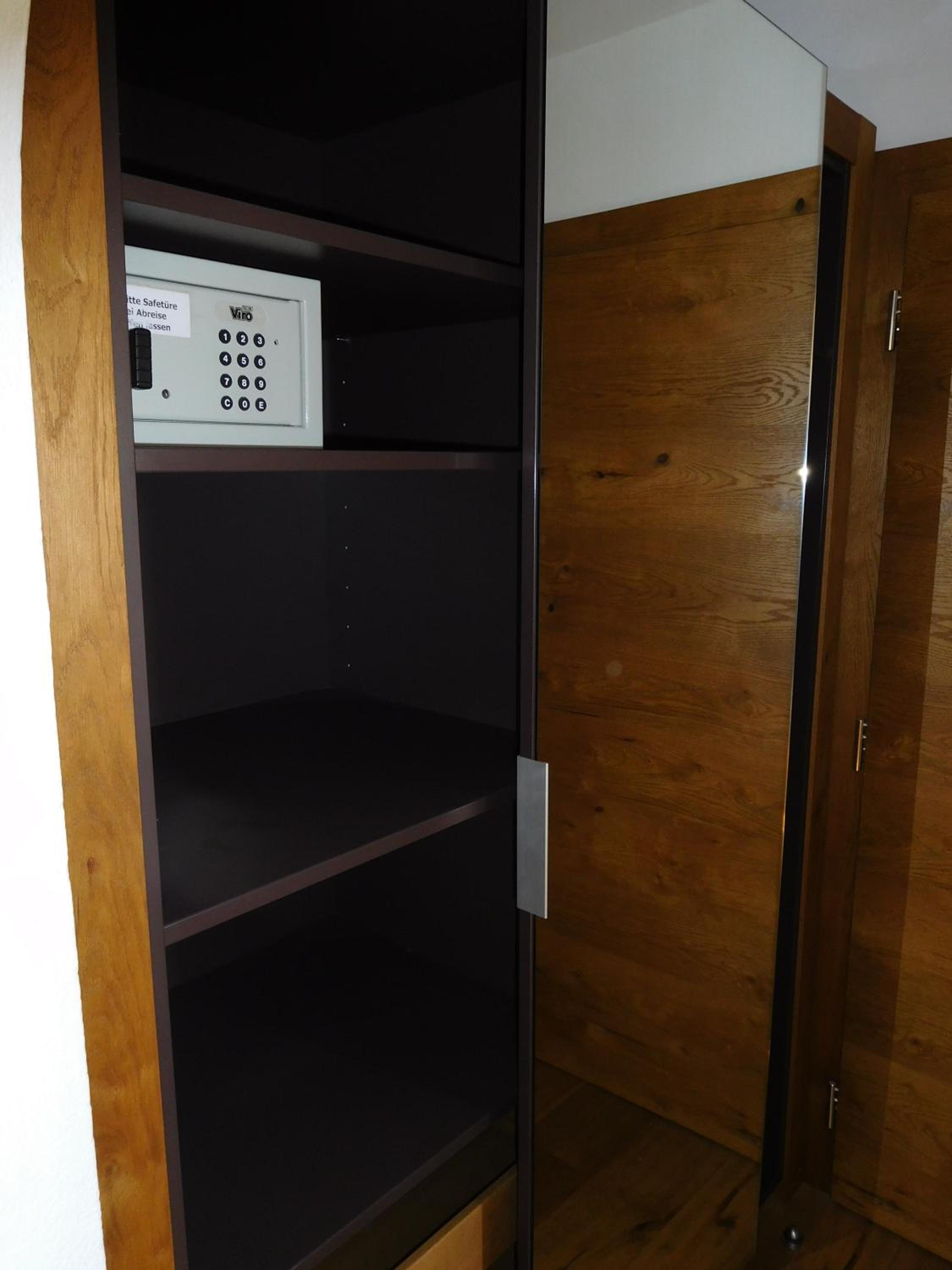 Standard Double Room - Photo 16