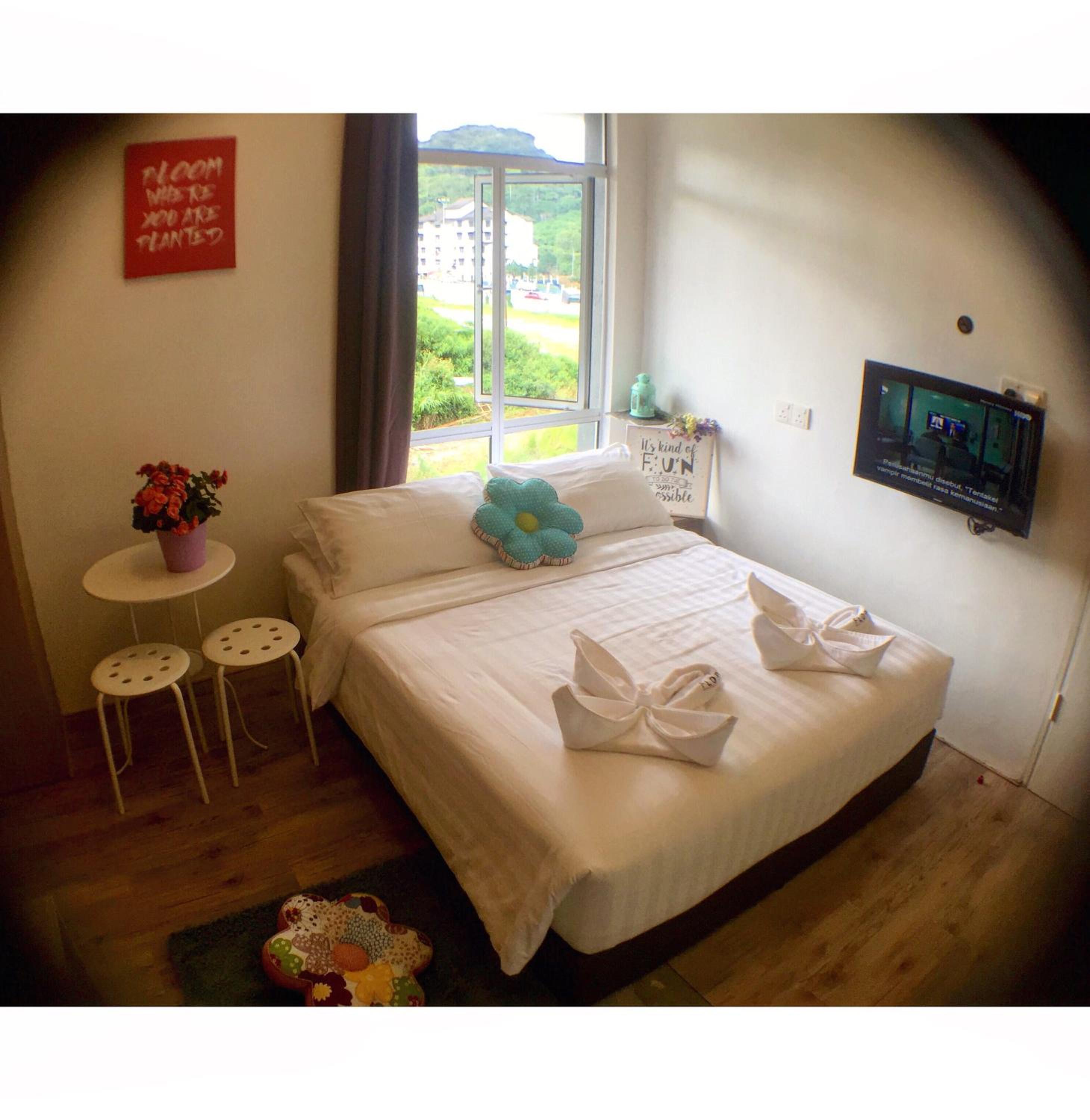 Deluxe Queen Room - Photo 2