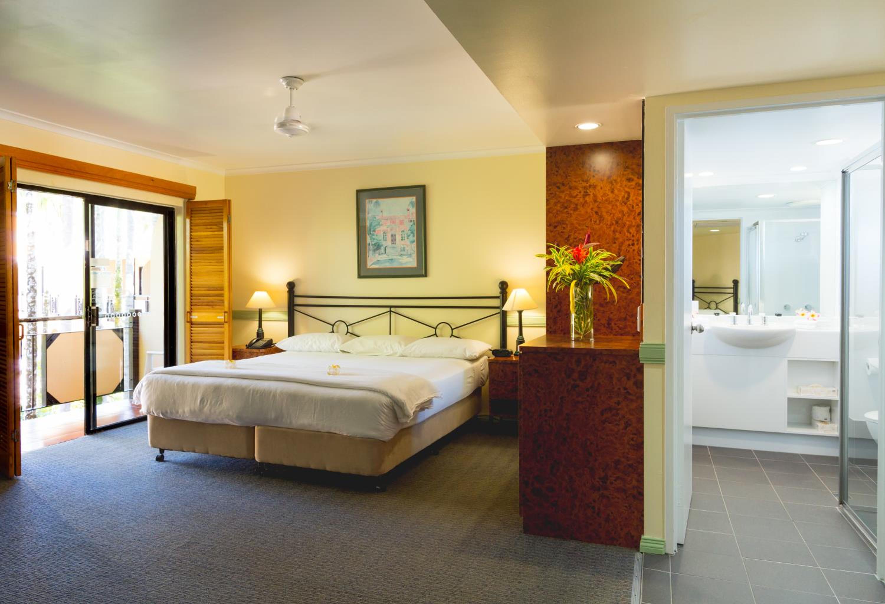 King Room with Pool View - Photo 1