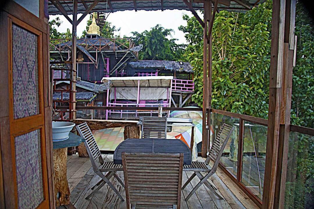 Family Room - Photo 24