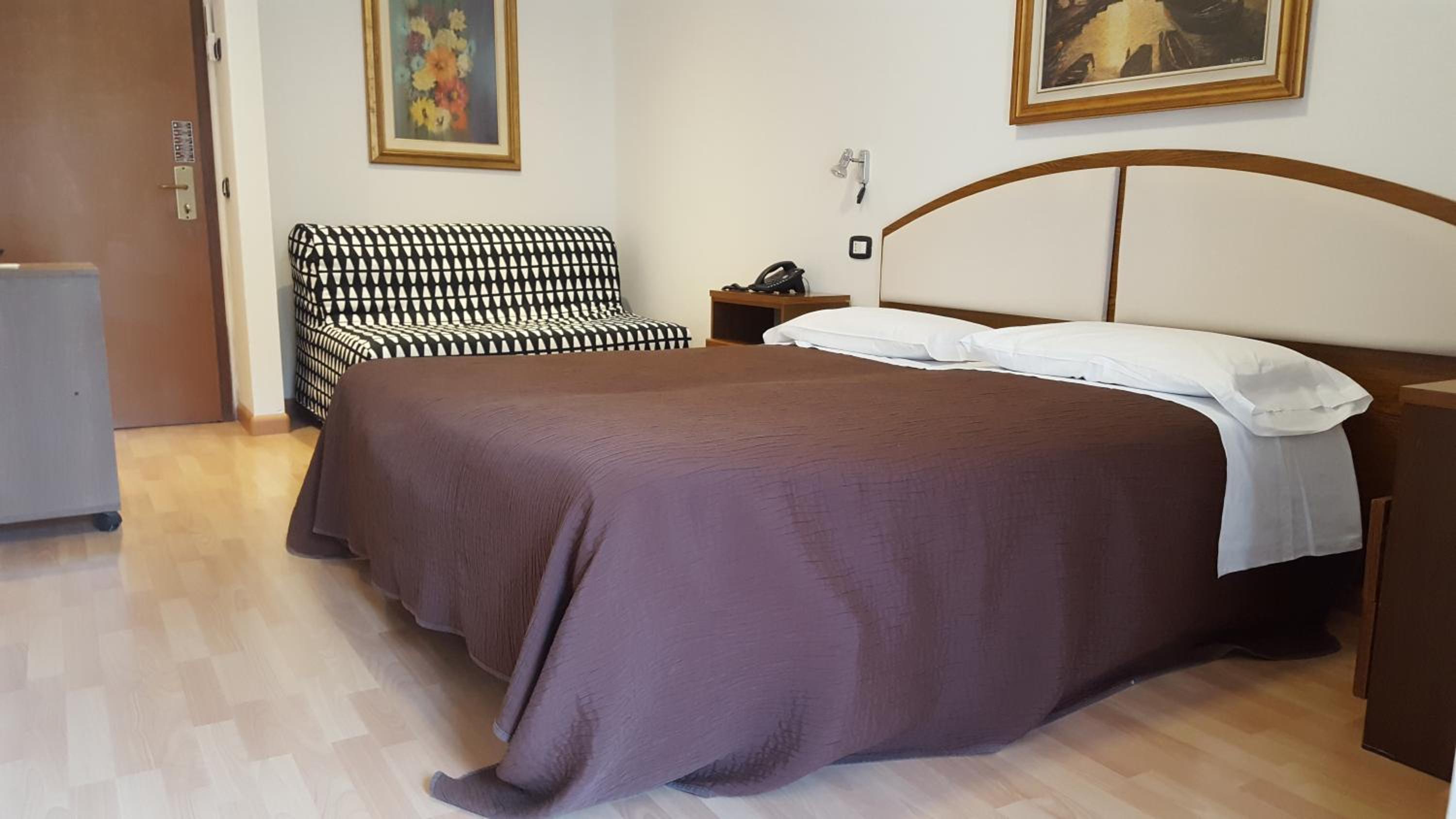 Superior Double Room - Photo 9