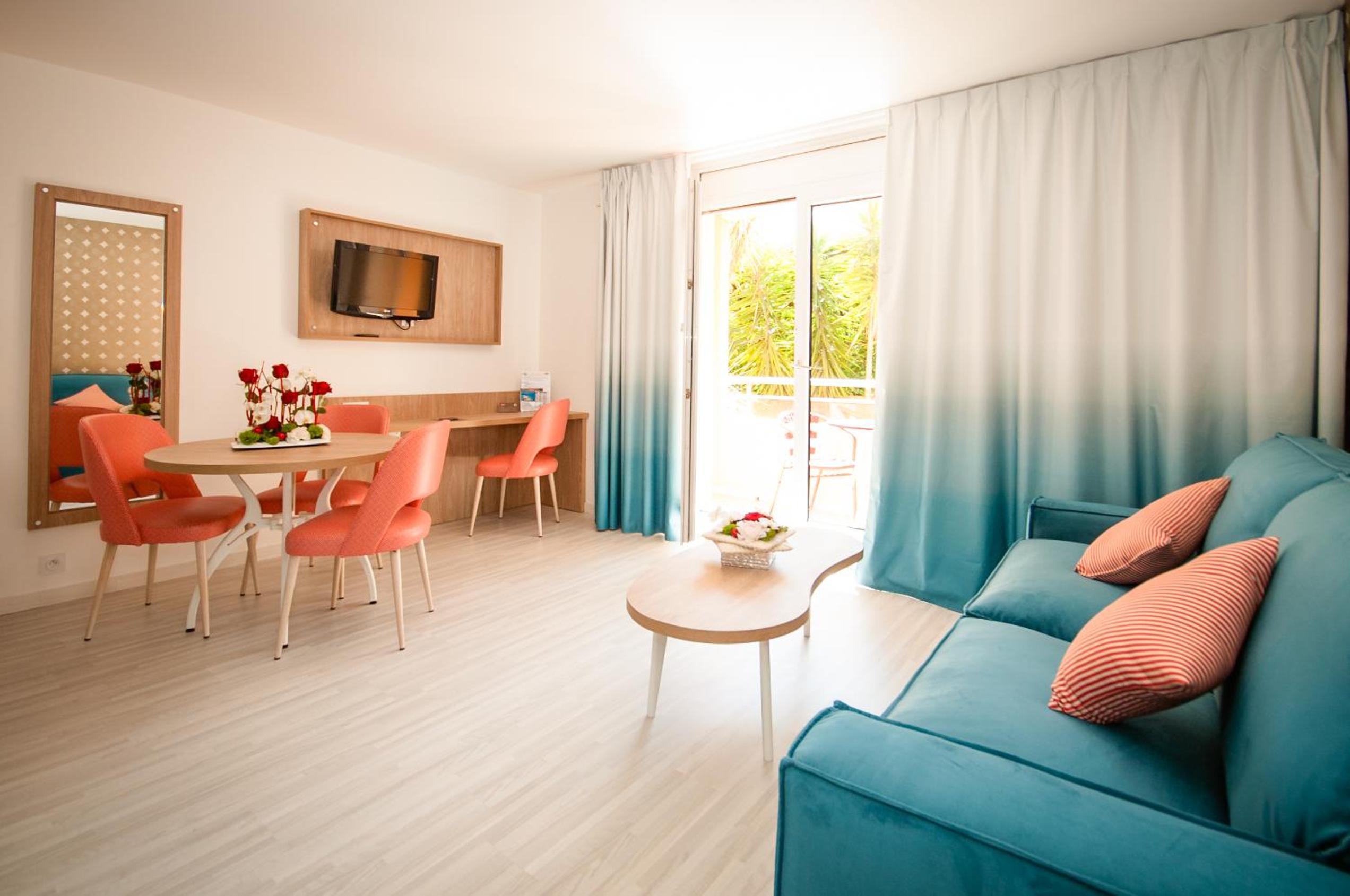 Standard Apartment with Balcony (4 Adults) - Photo 1