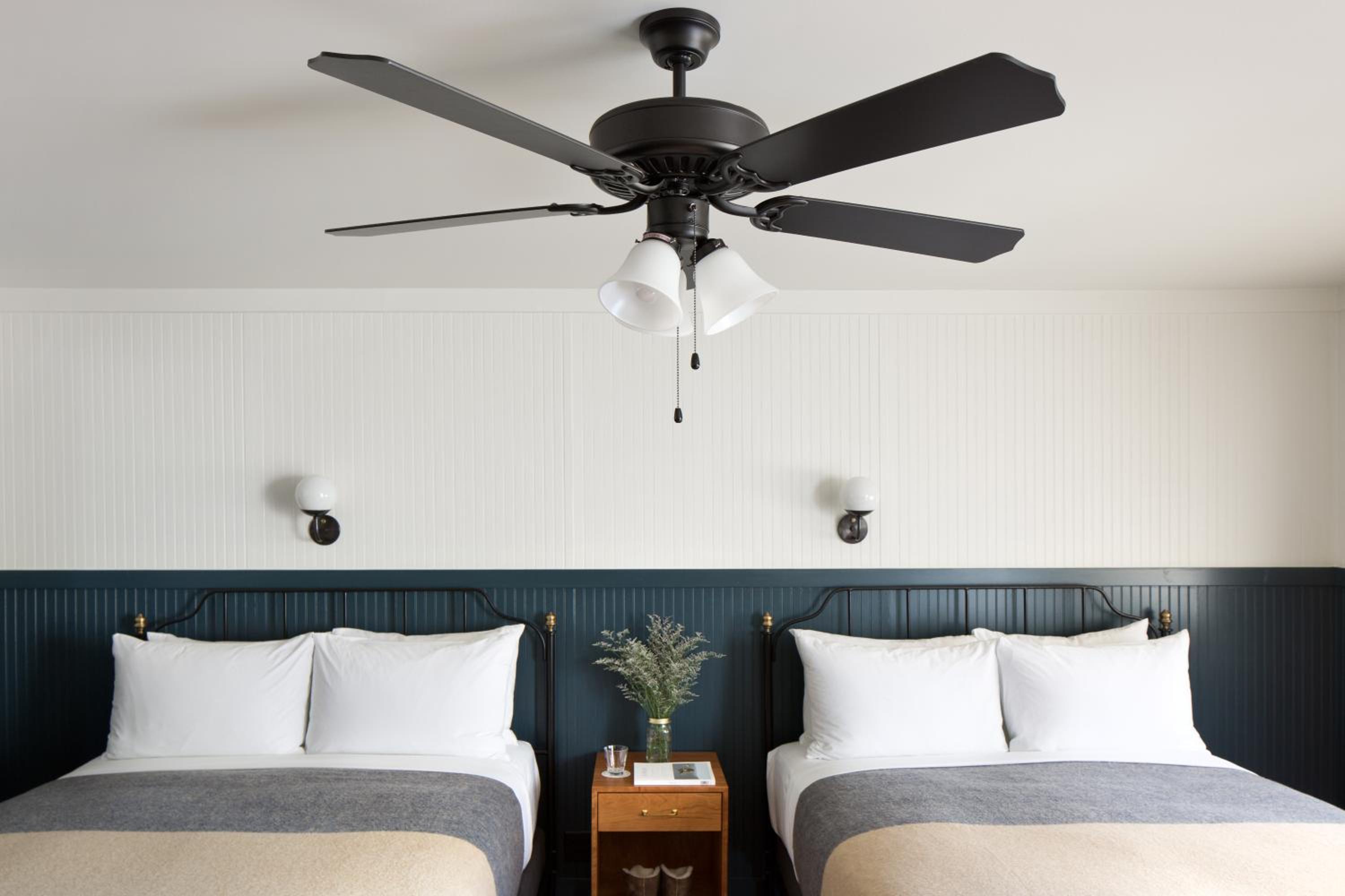Deluxe Queen Room with Two Queen Beds - Photo 2