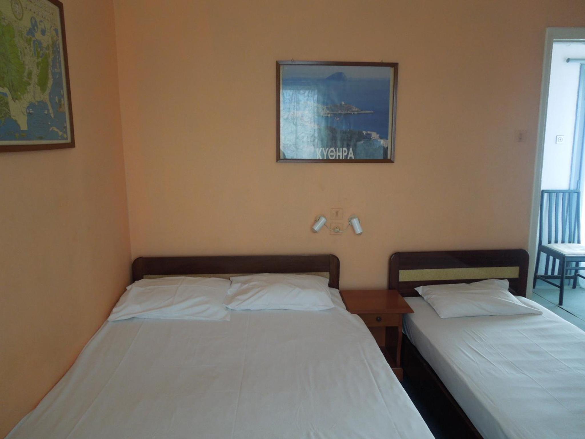 Triple Room With Shared Bathroom