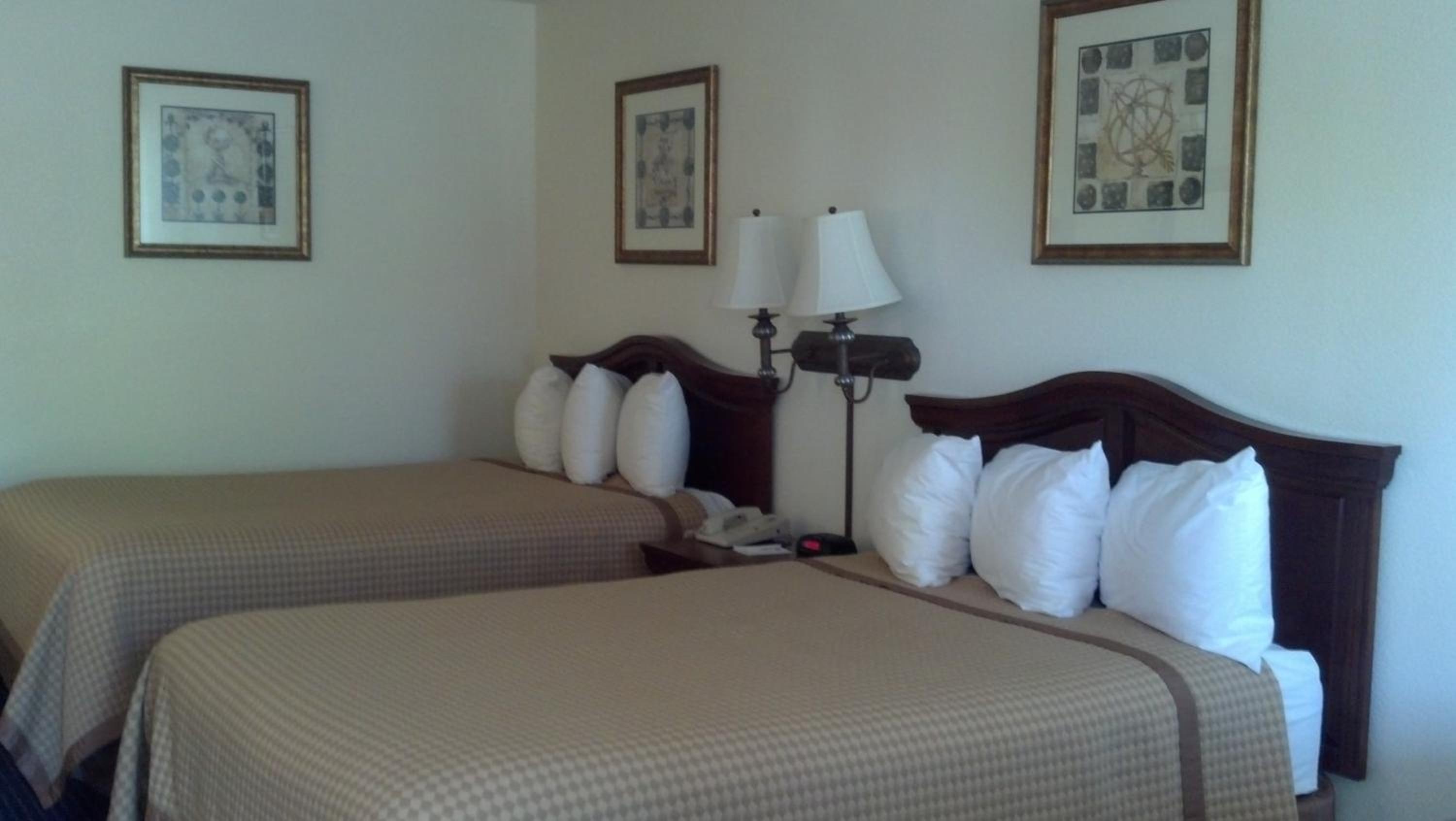 Double Room with Two Double Beds - Non-Smoking - Photo 7