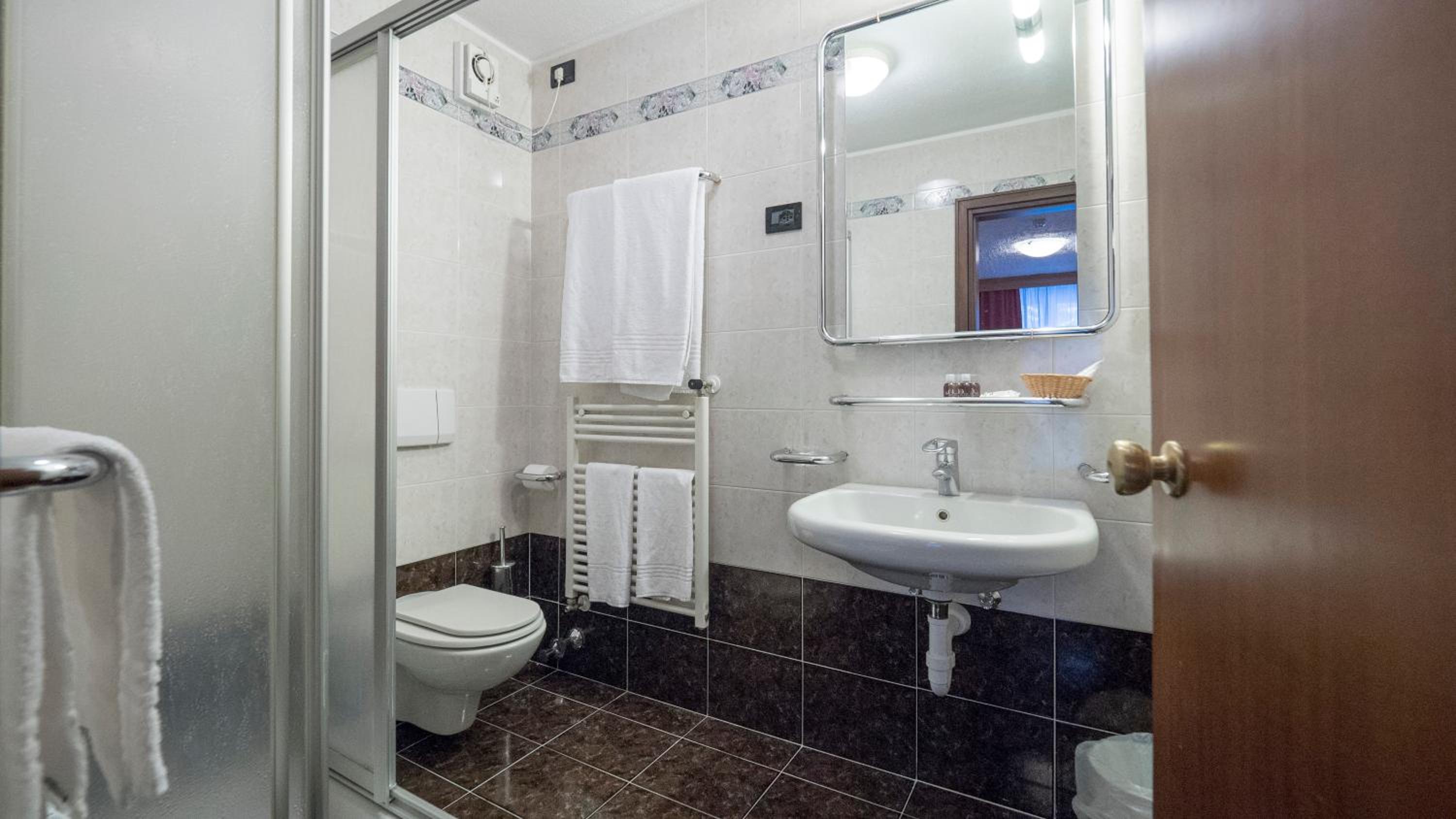 Classic Triple Room photo 2