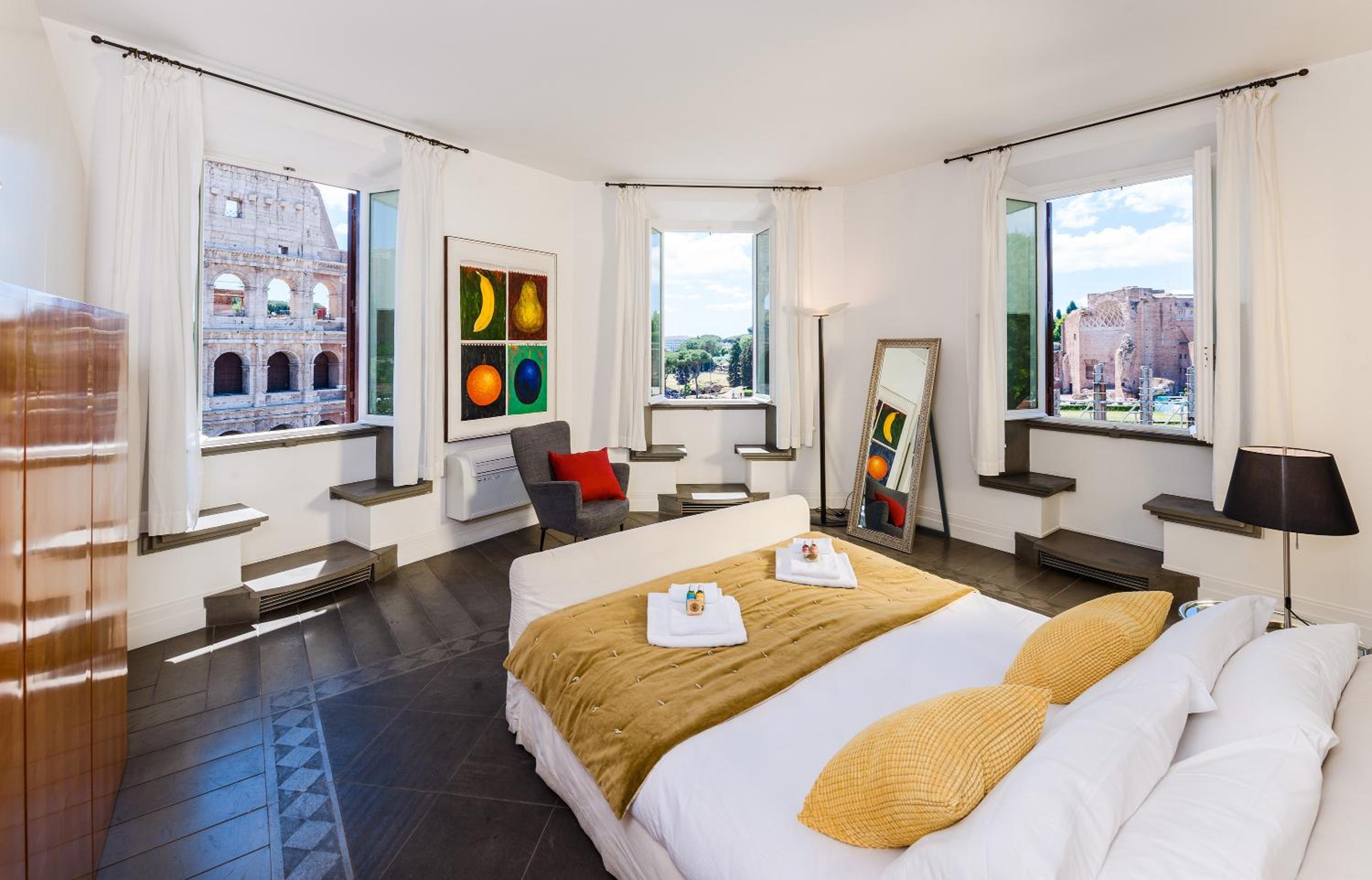 Superior Four Bedrooms Apartment photo 1