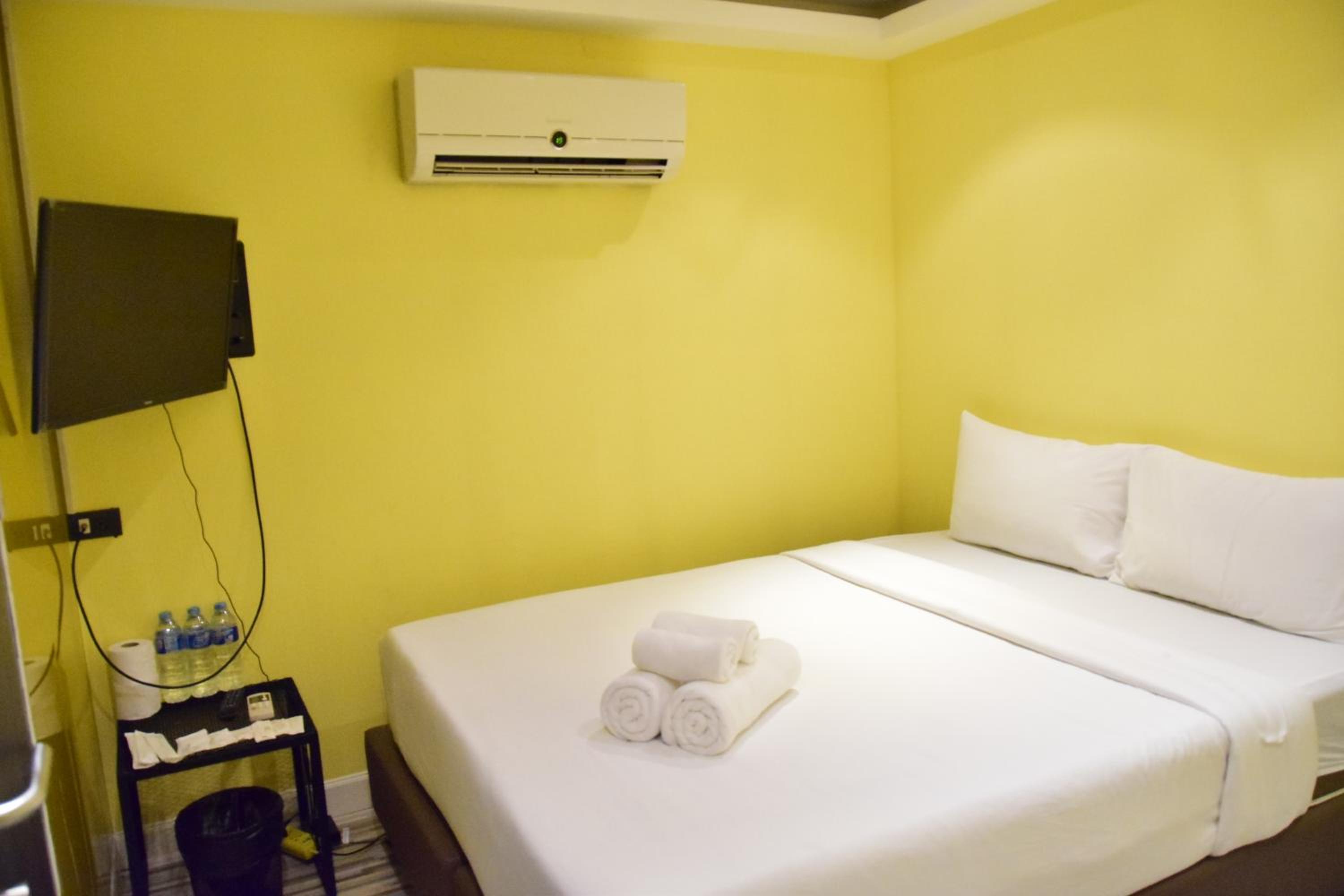 Triple Room with Bathroom photo 2