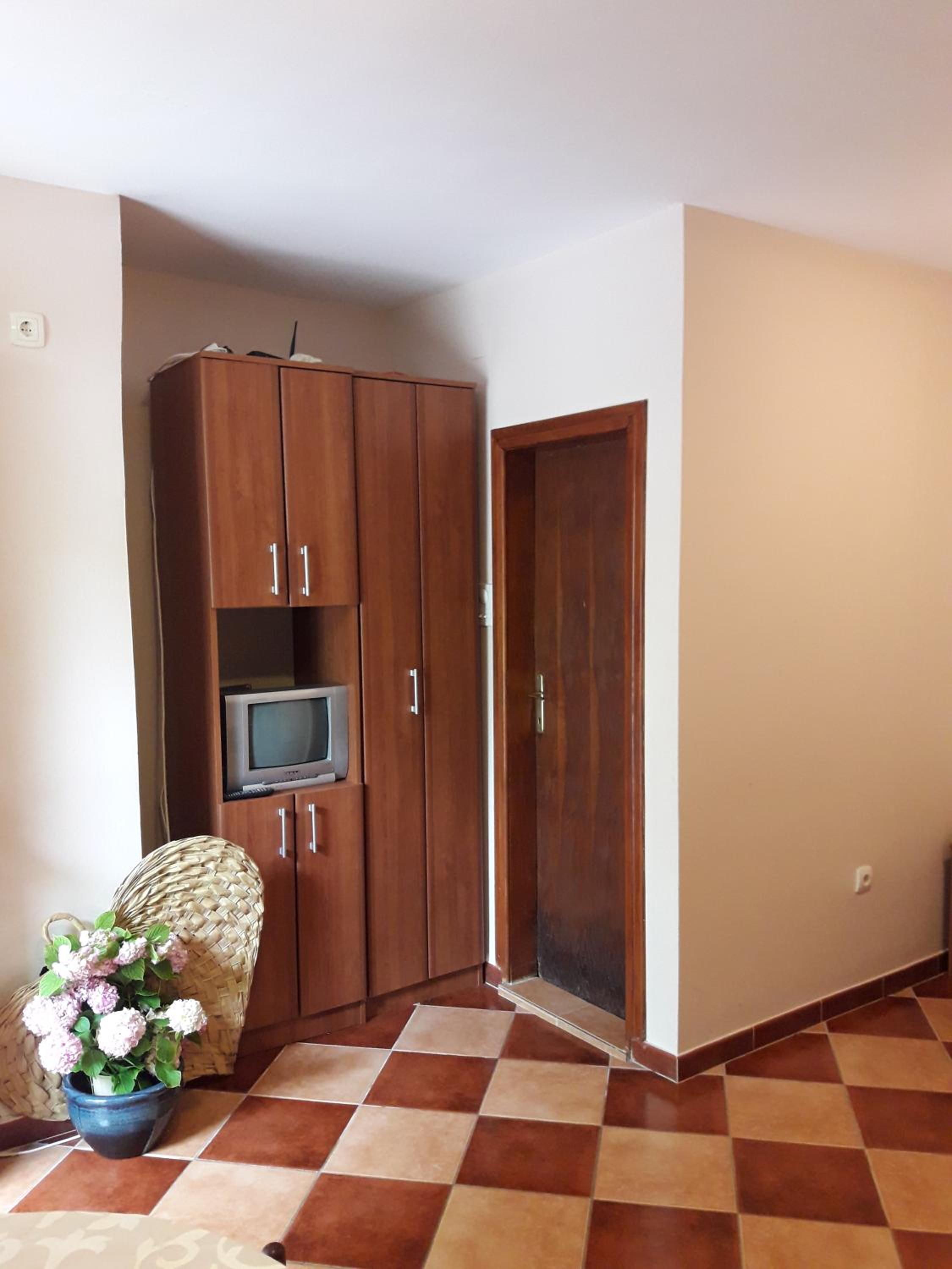 One-Bedroom Apartment with Terrace