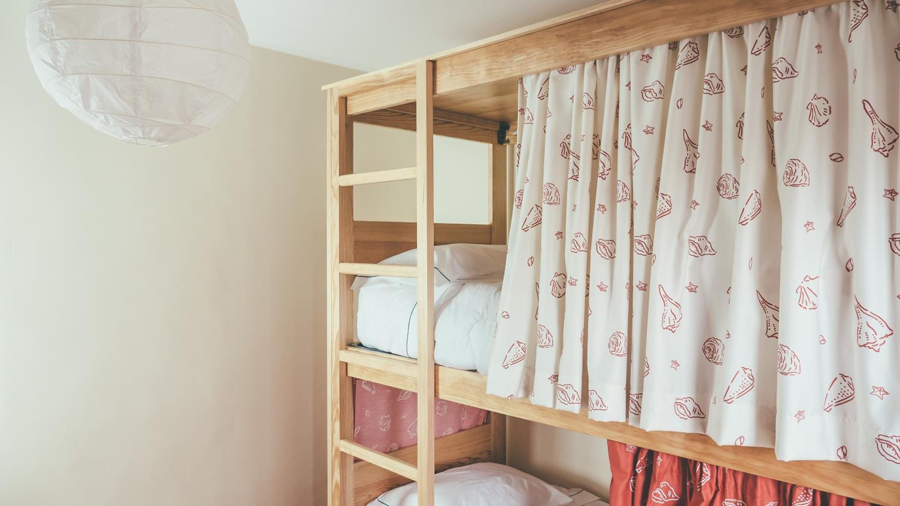 Bed in 4-Bed Mixed Dormitory Room with Balcony photo 3