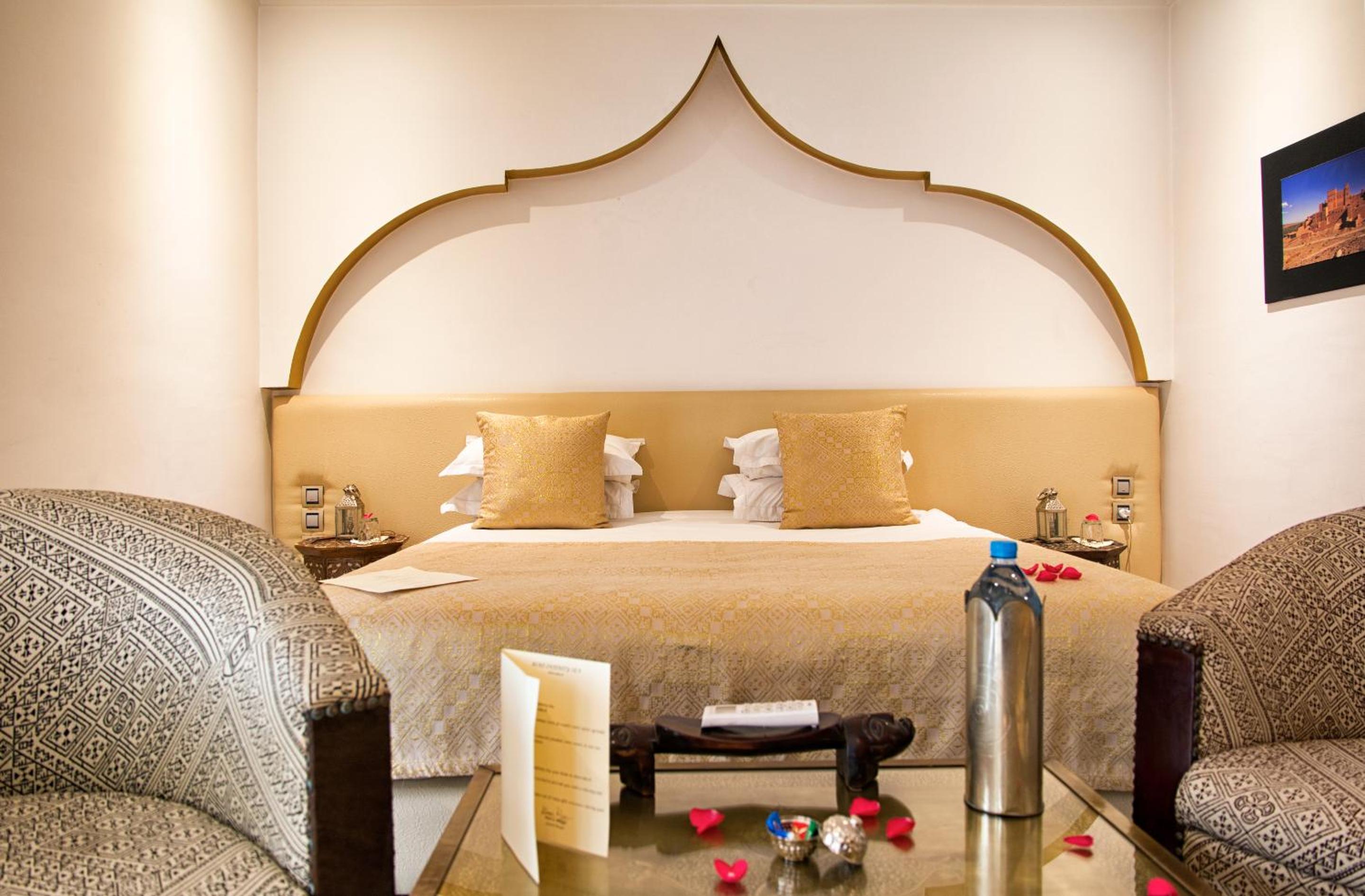 Deluxe Double Room - Photo 12