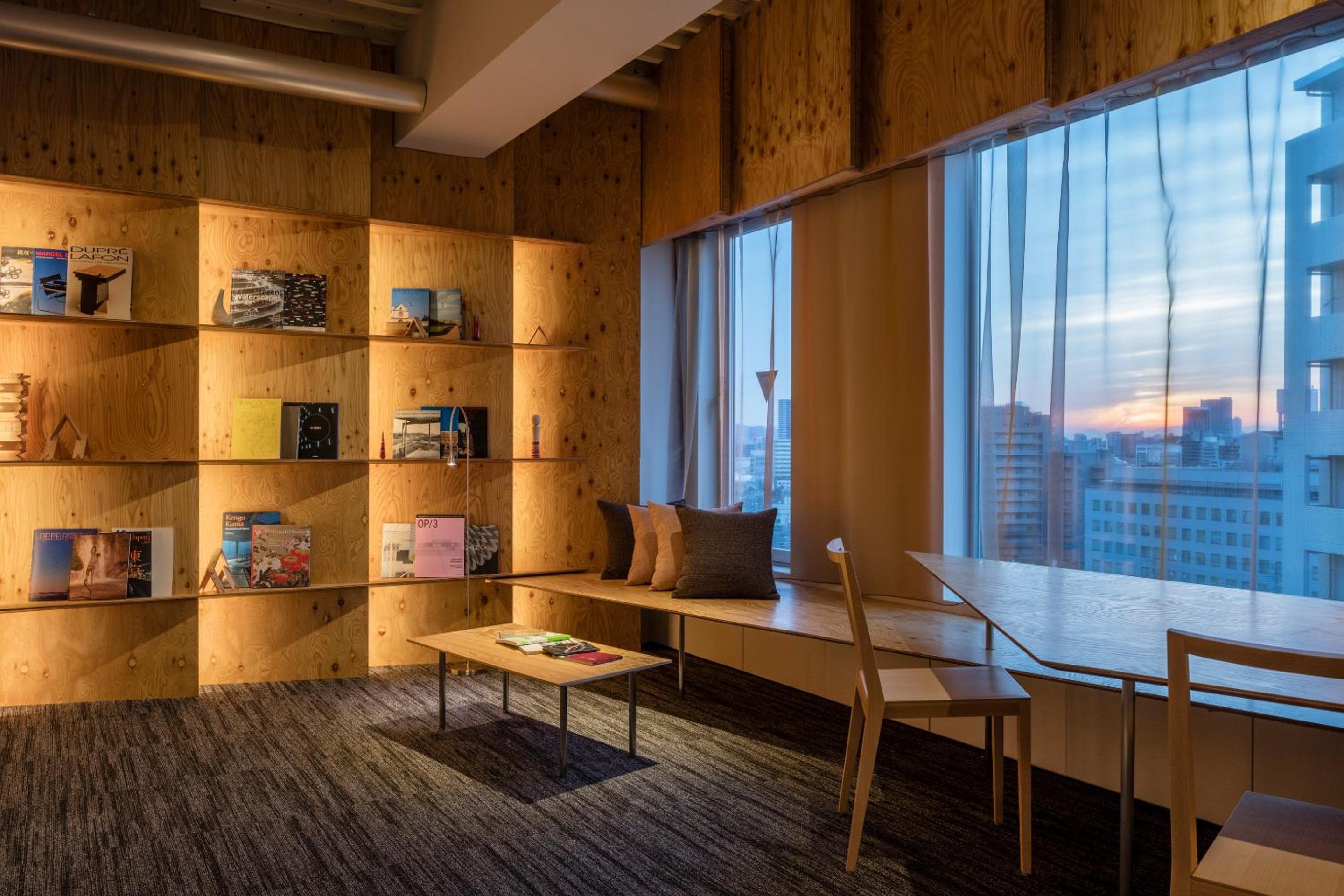 Library Suite - Non-Smoking photo 1