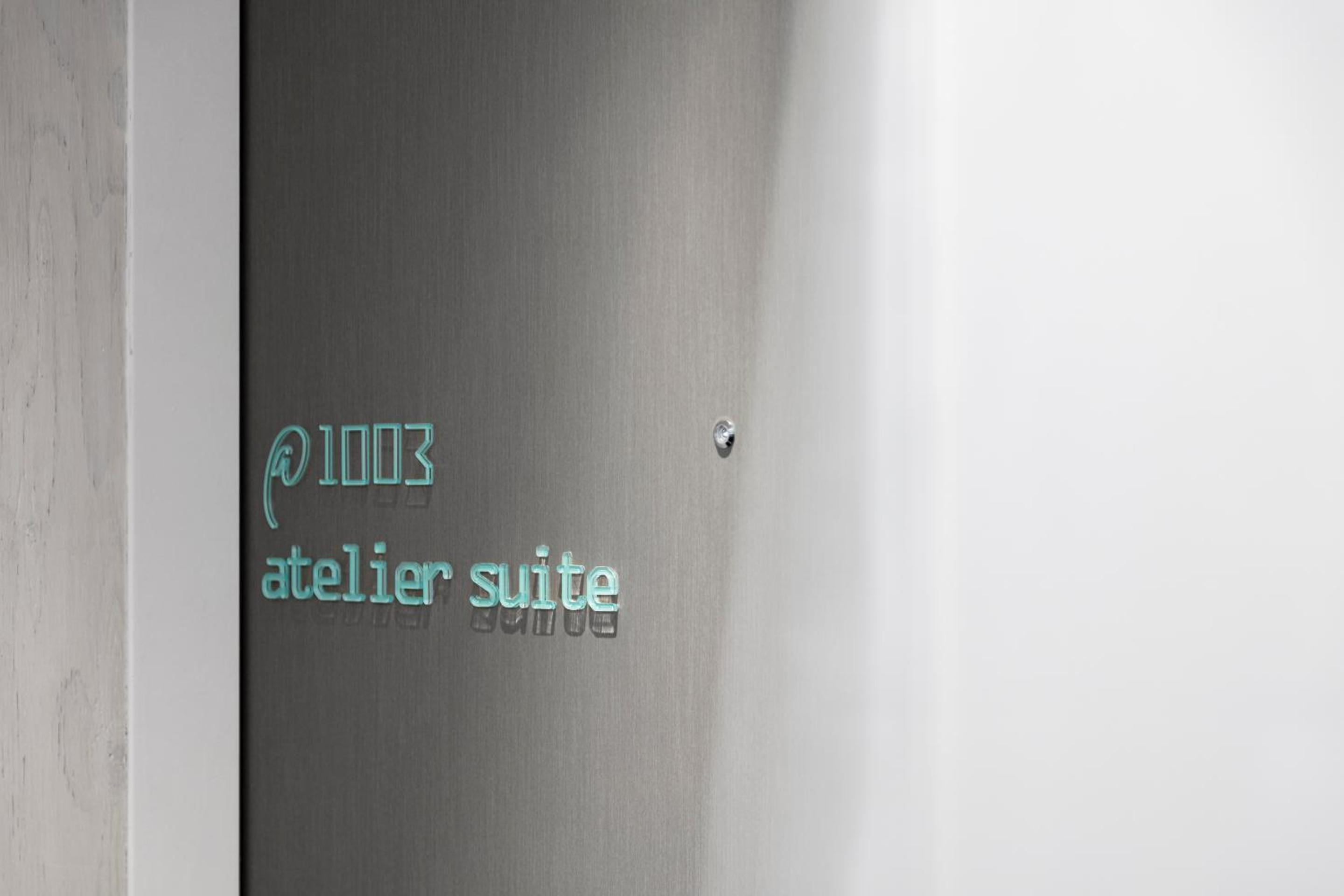 Atelier Suite - Non-Smoking photo 2