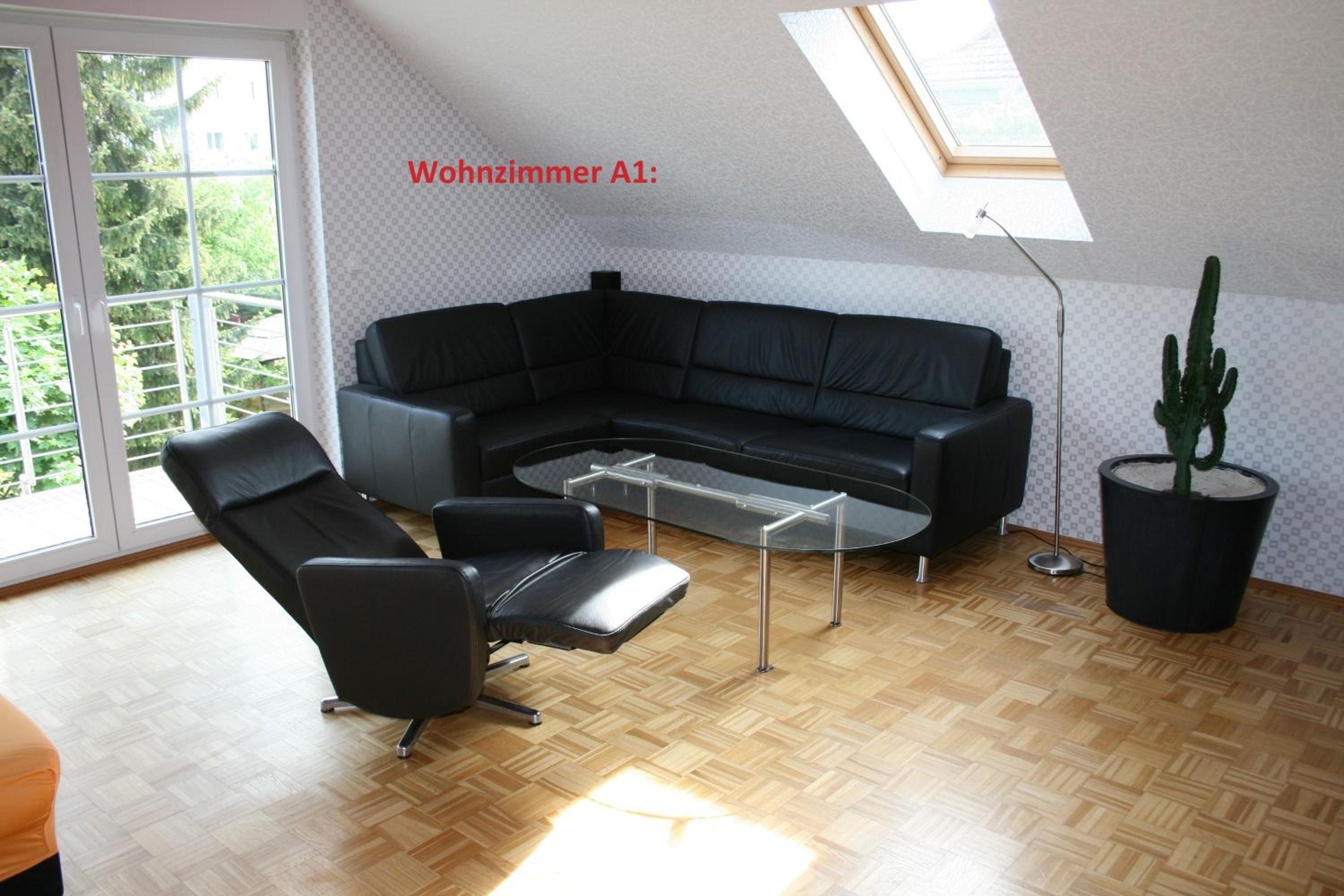 Apartment with Balcony photo 2