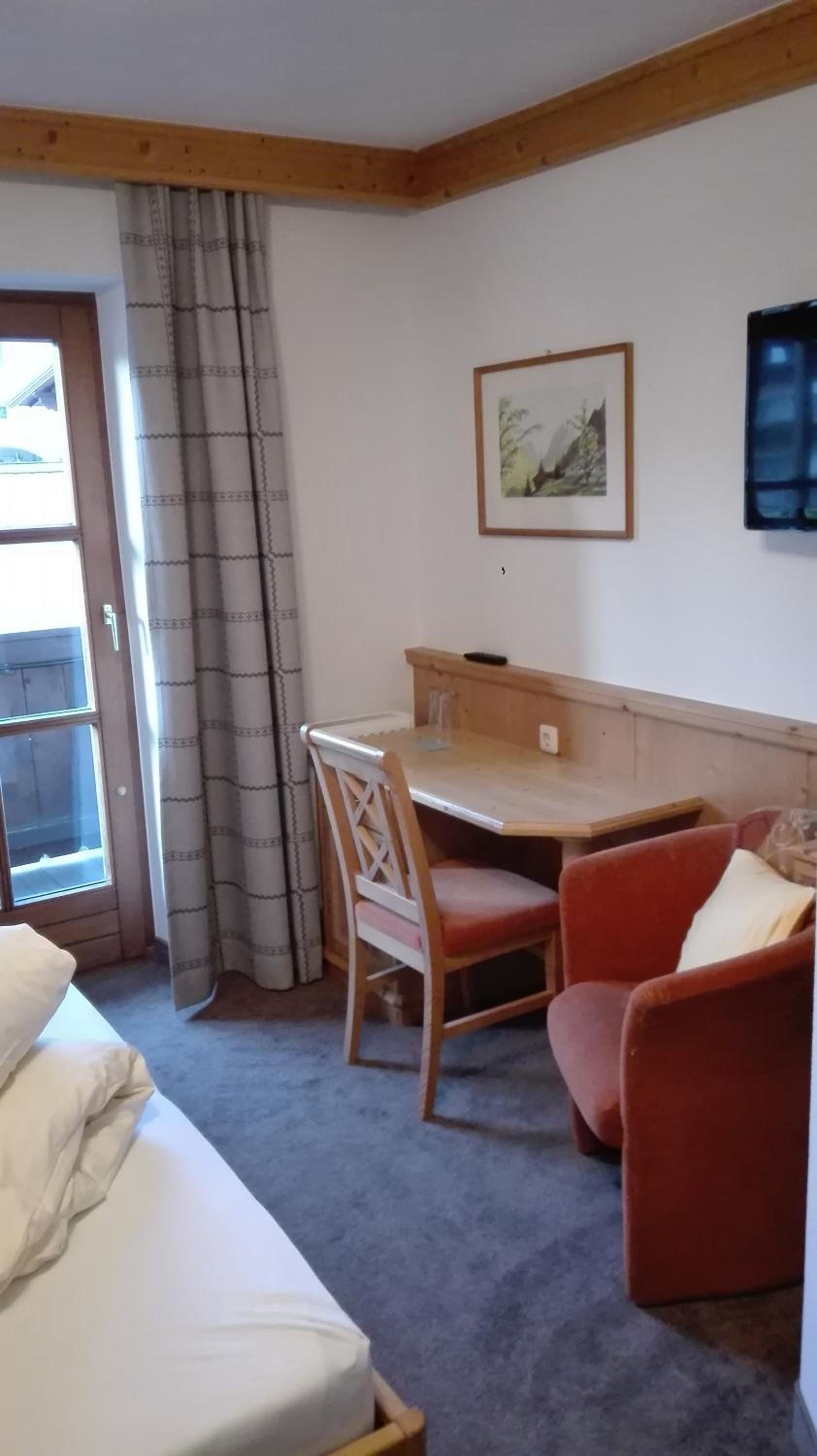 Standard Double Room - Photo 14