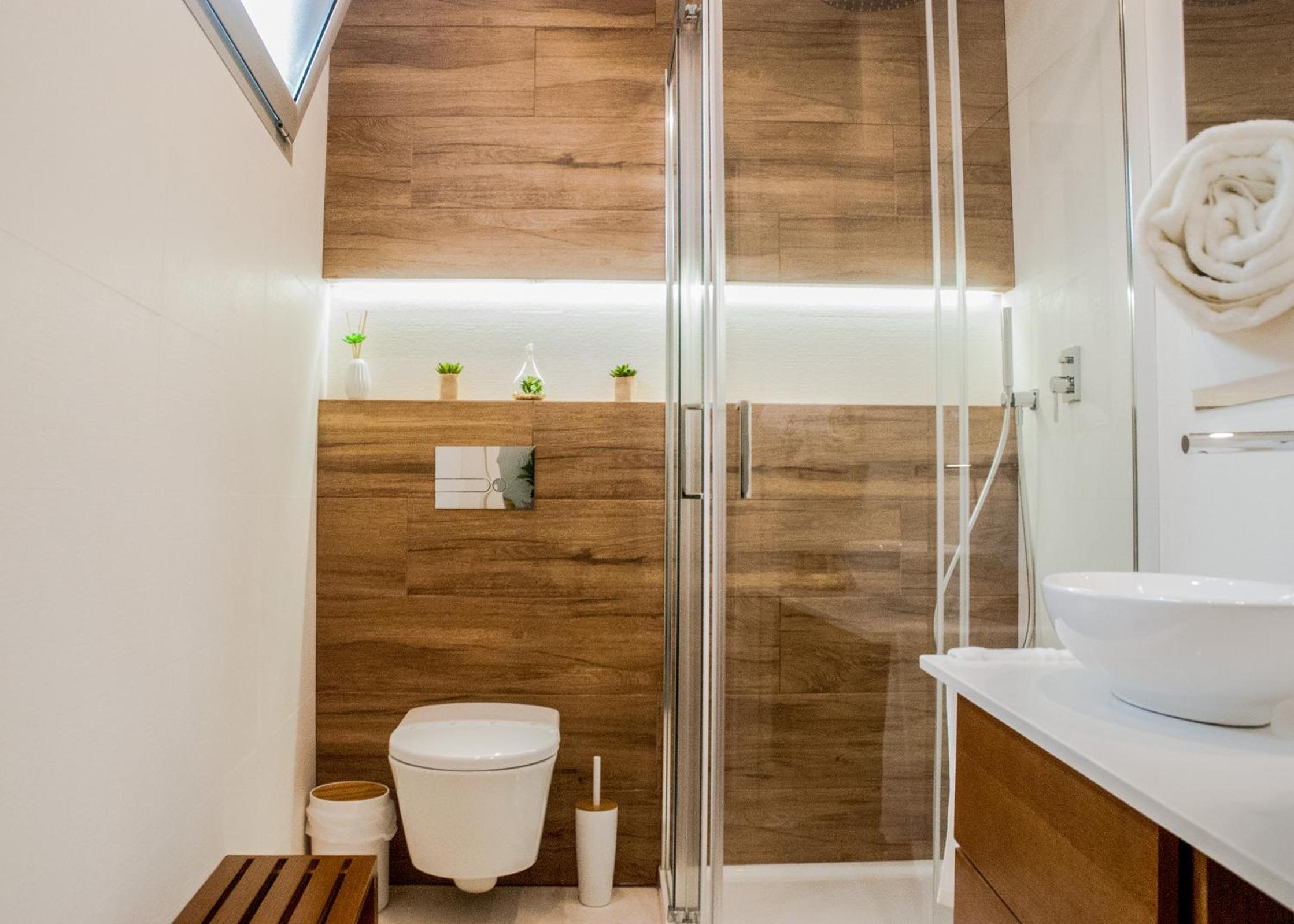 Two-Bedroom Apartment with Sea View - Photo 6