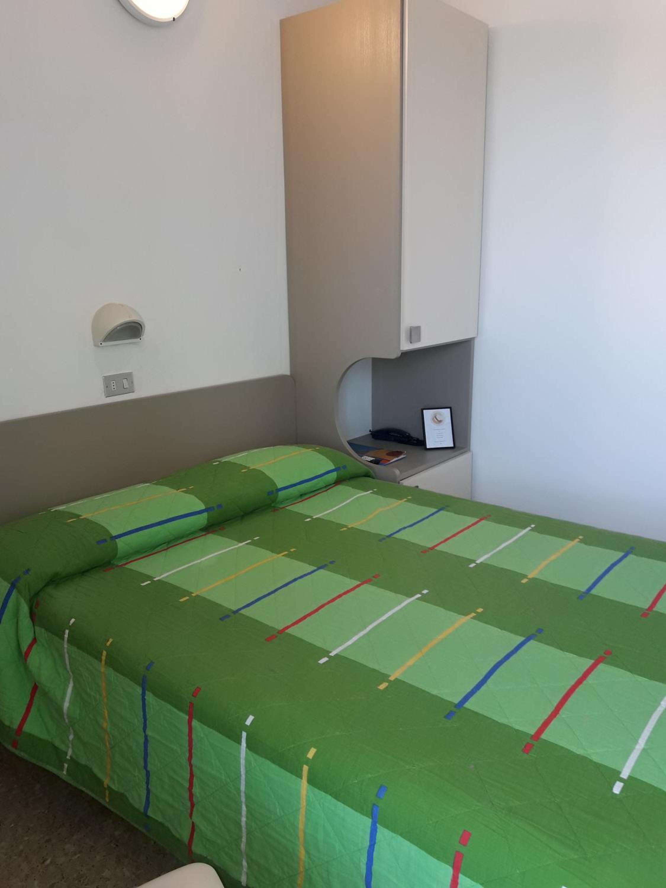 Single Room photo 1