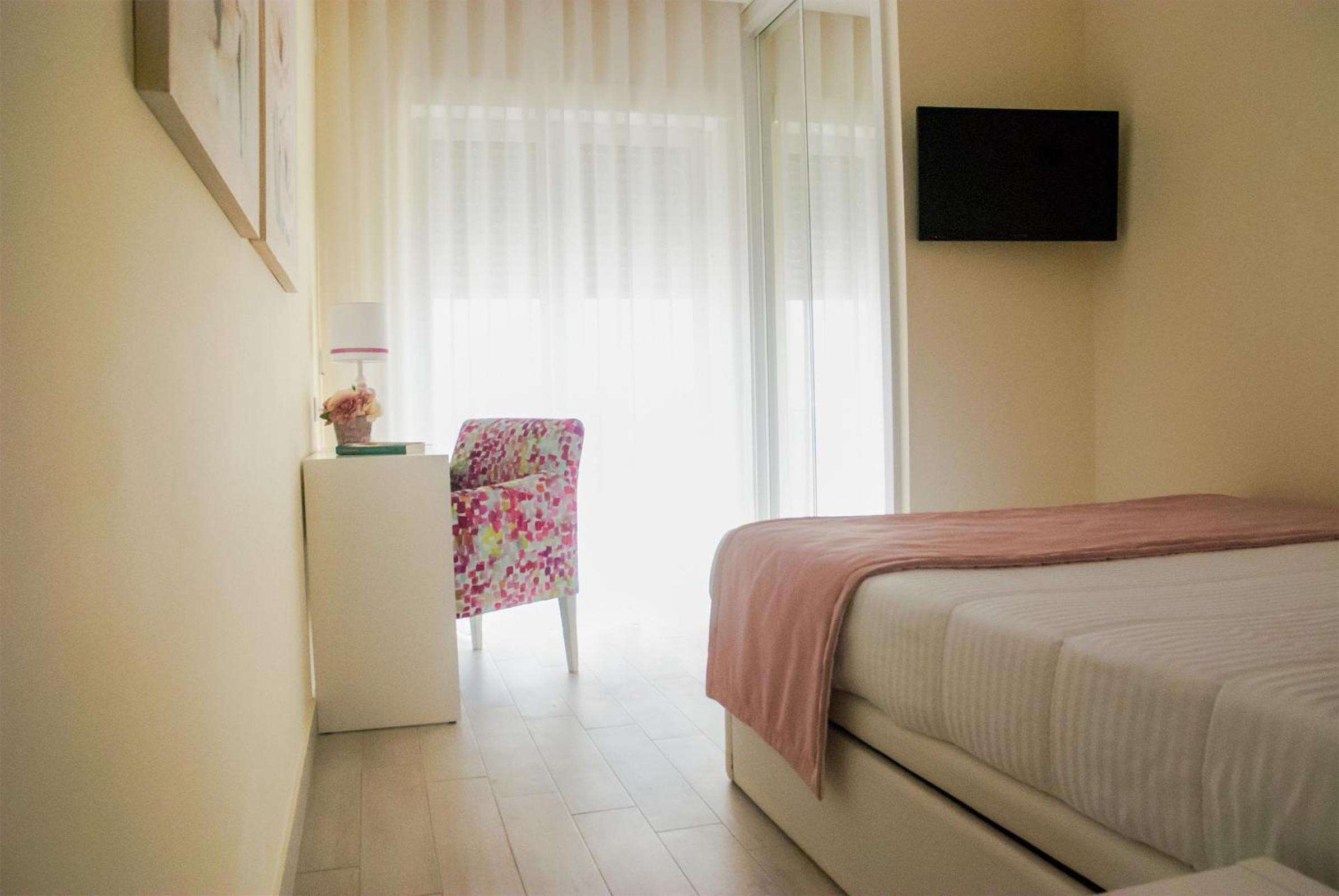 Two-Bedroom Apartment with Sea View - Photo 15