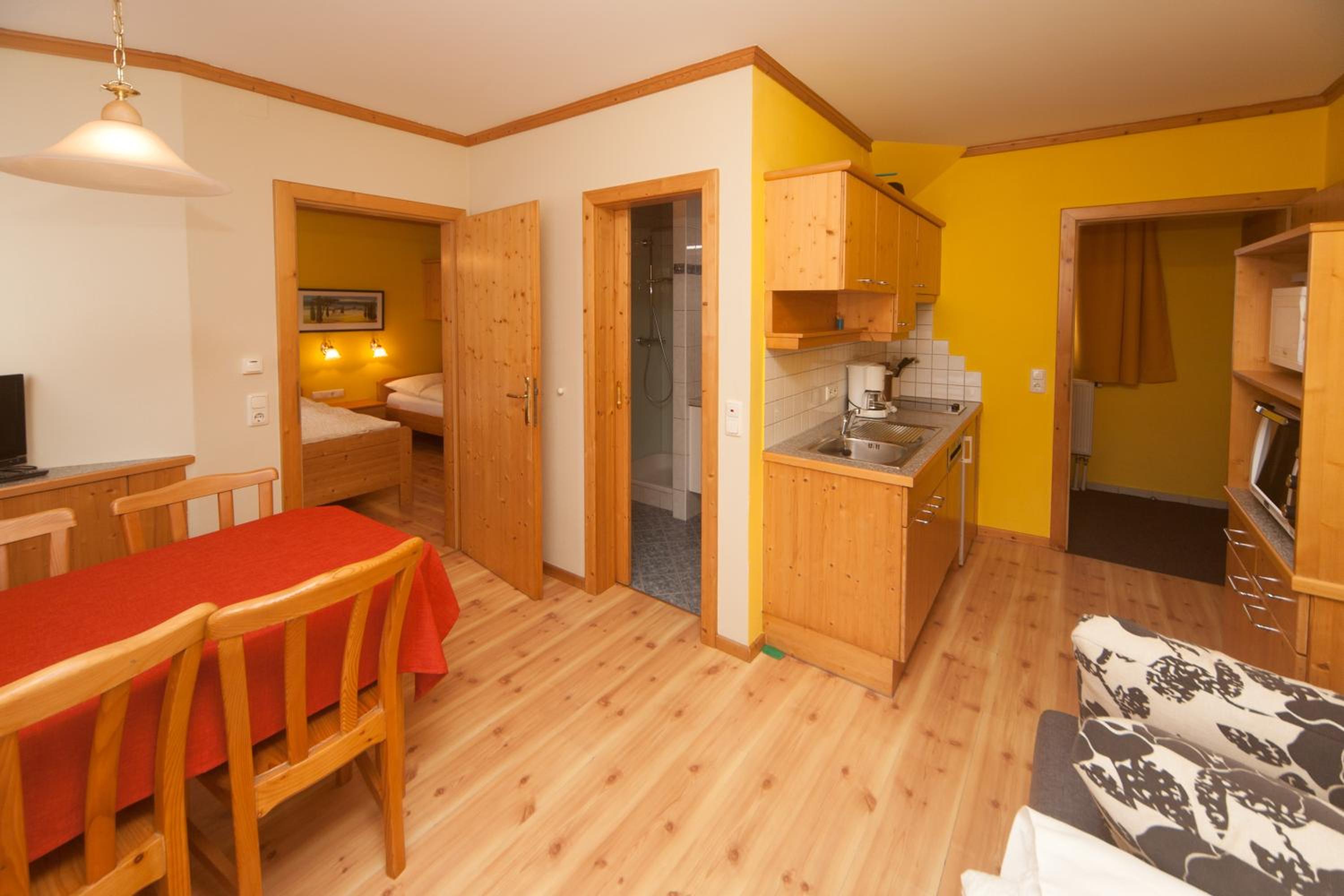 One-Bedroom Apartment photo 1