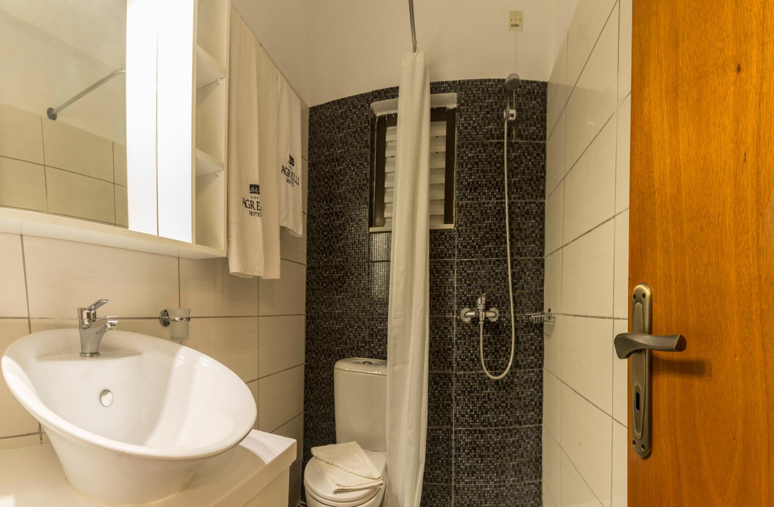 Double or Twin Room - Photo 3