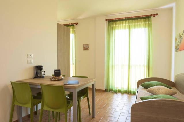 Apartment with Balcony photo 2