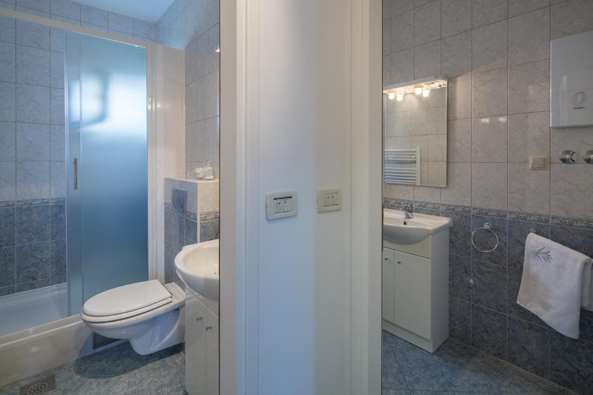 Suite with Sea View - Photo 12