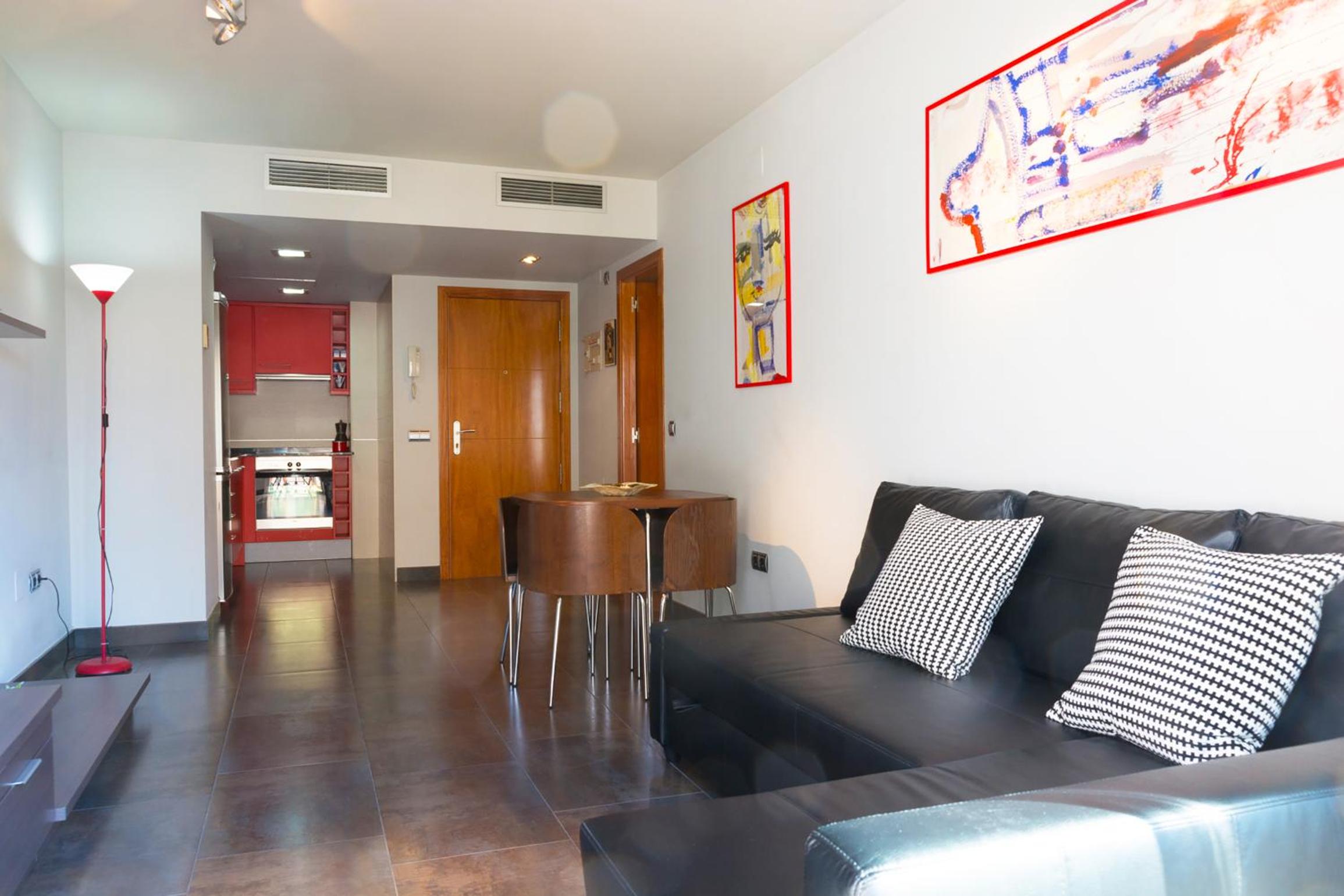 Deluxe One-Bedroom Apartment with City View photo 3
