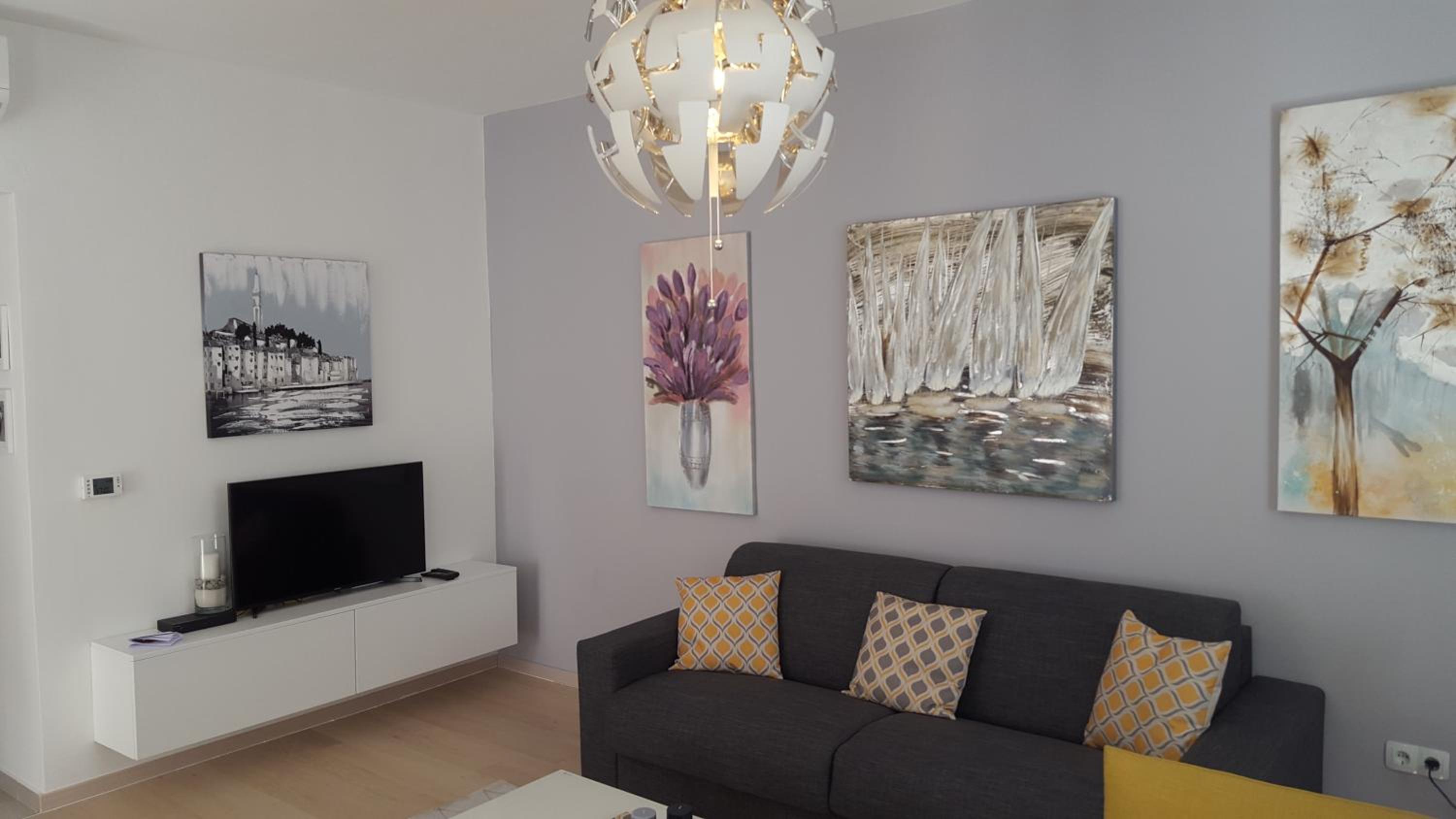 Apartment with Garden View - Photo 7