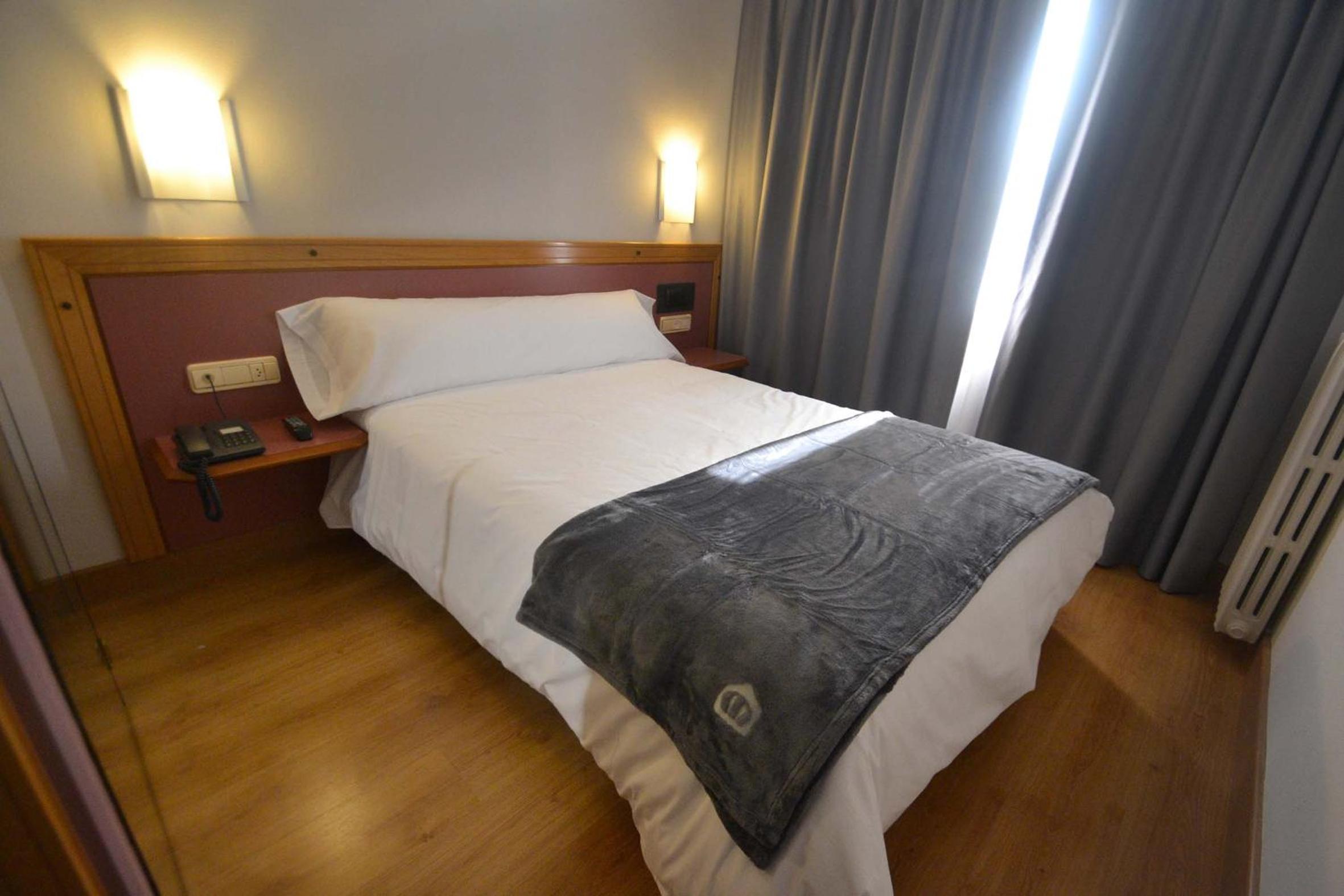 Single Room photo 2