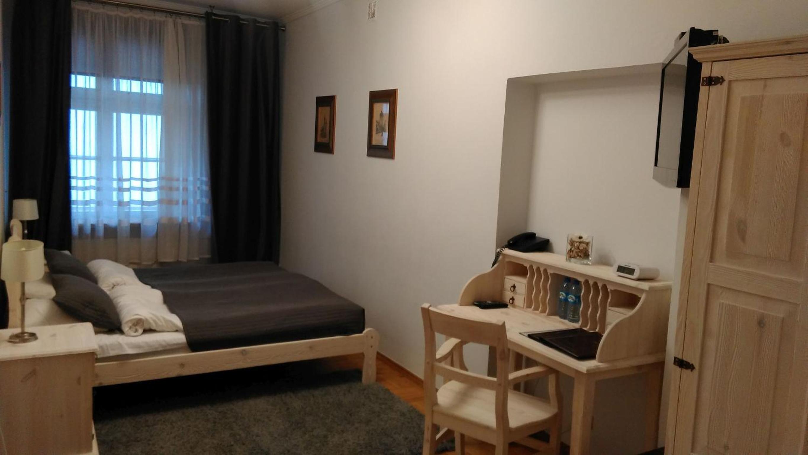 Double Room - Photo 4