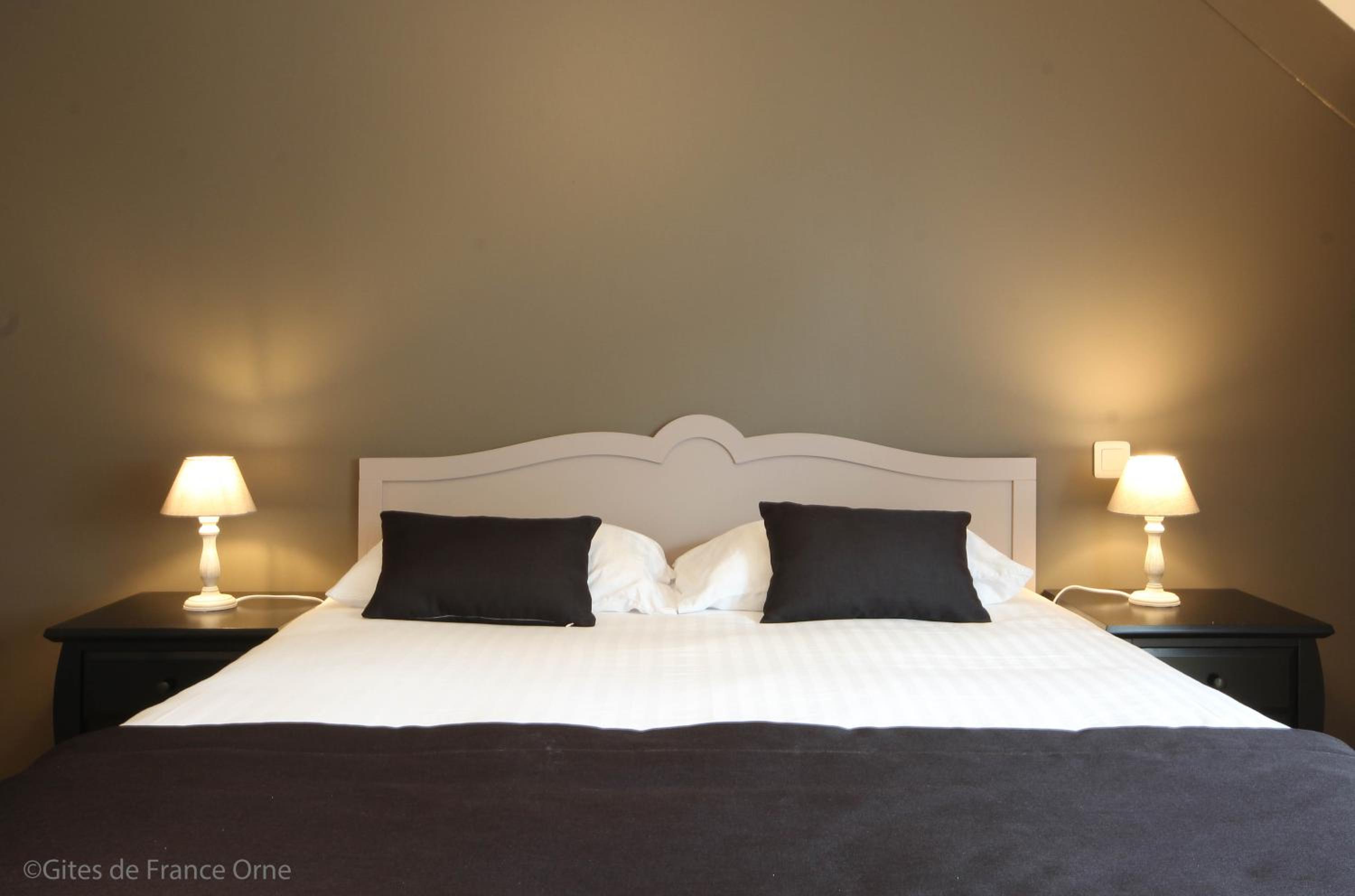 Double Room with Garden View - Photo 3