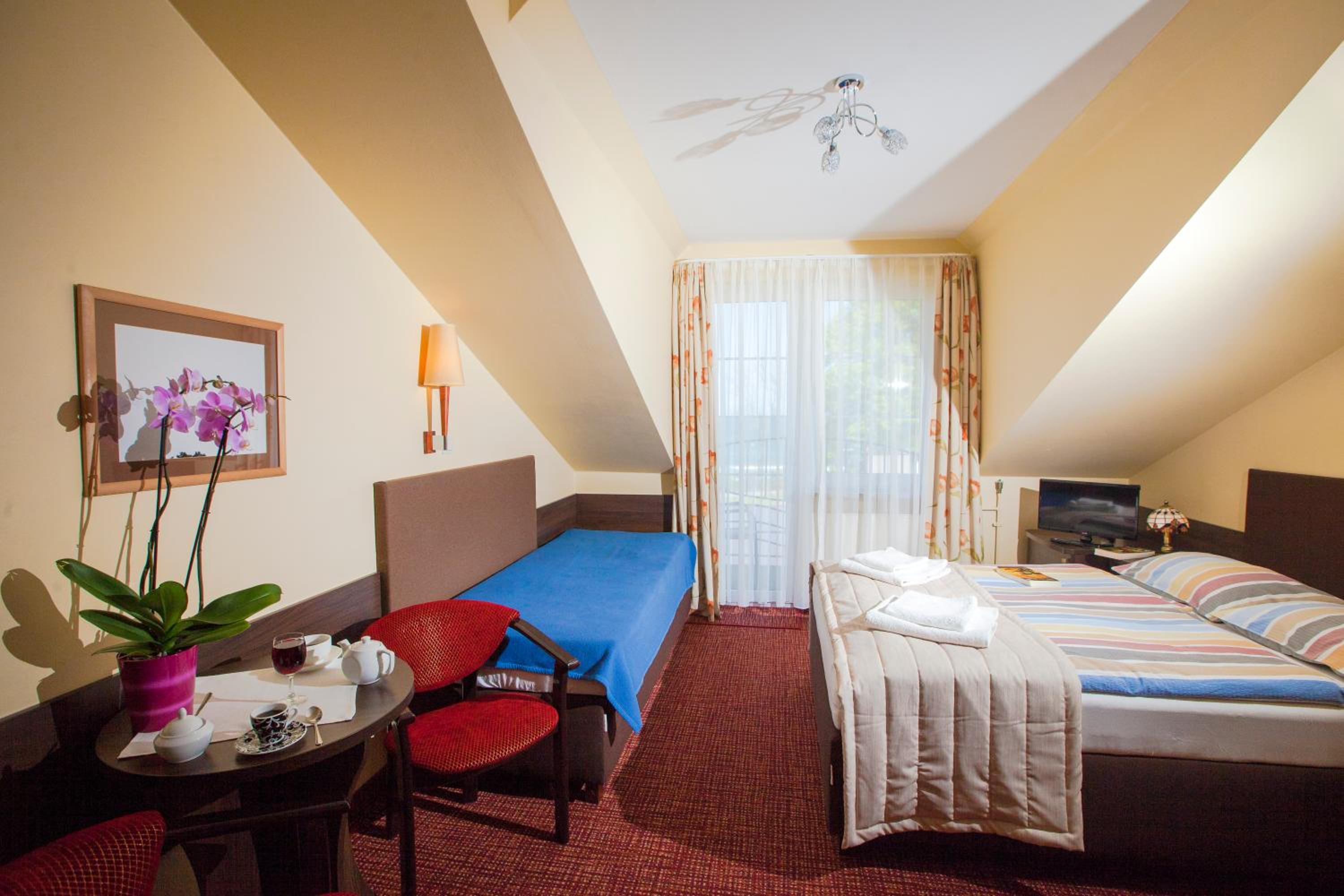 Double or Twin Room with Balcony photo 3