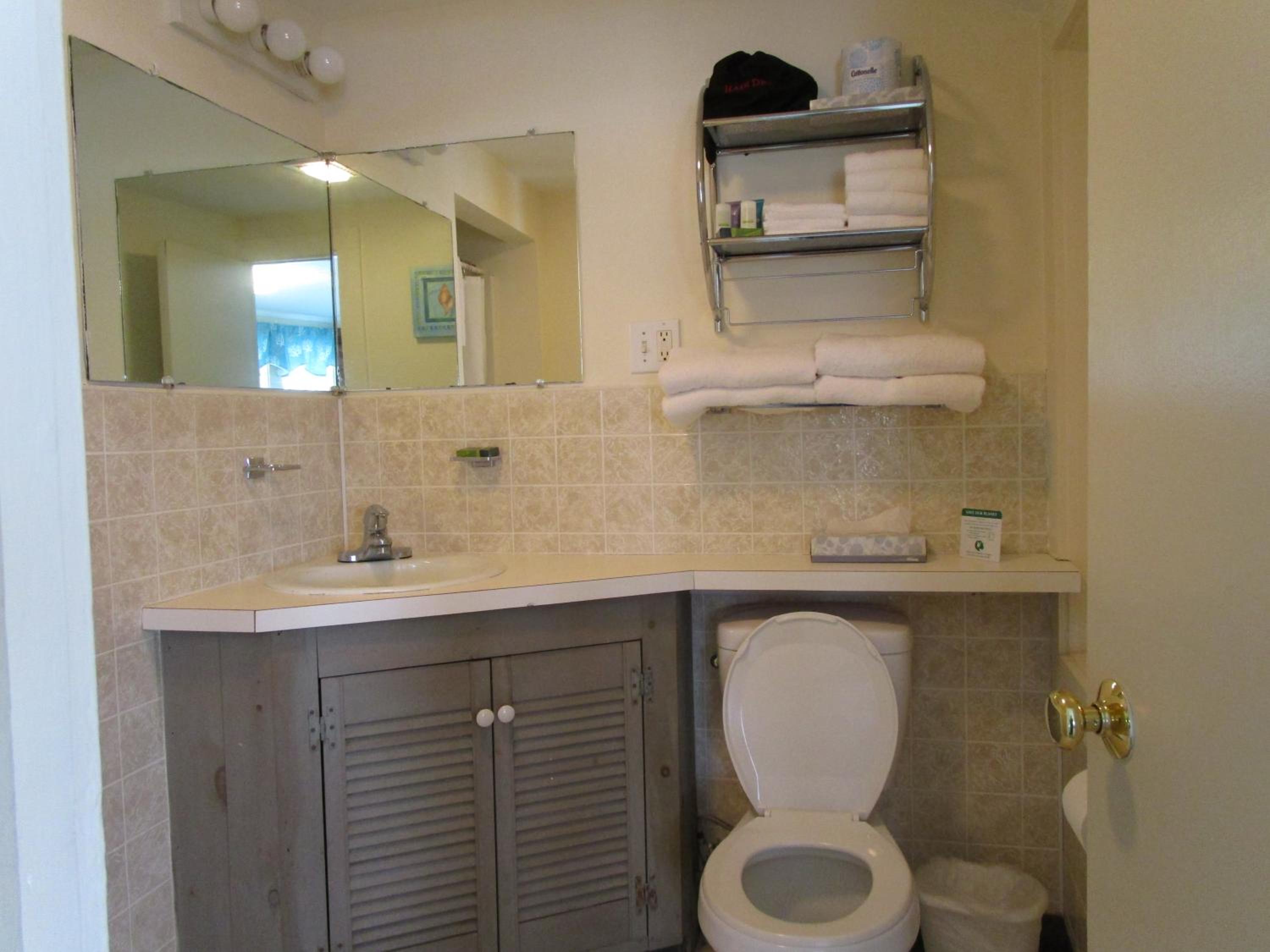 Standard King Room photo 3