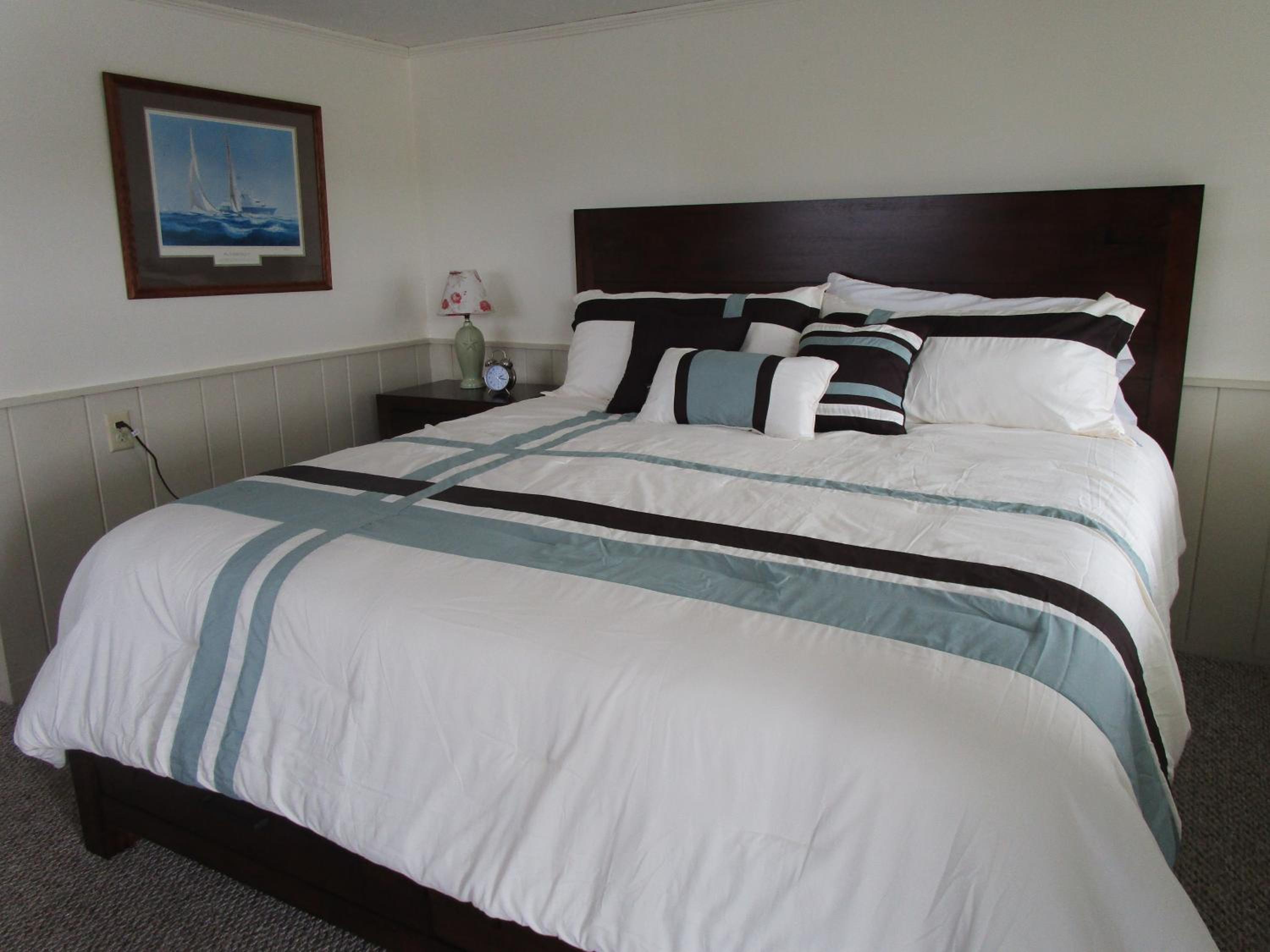 Standard King Room photo 1