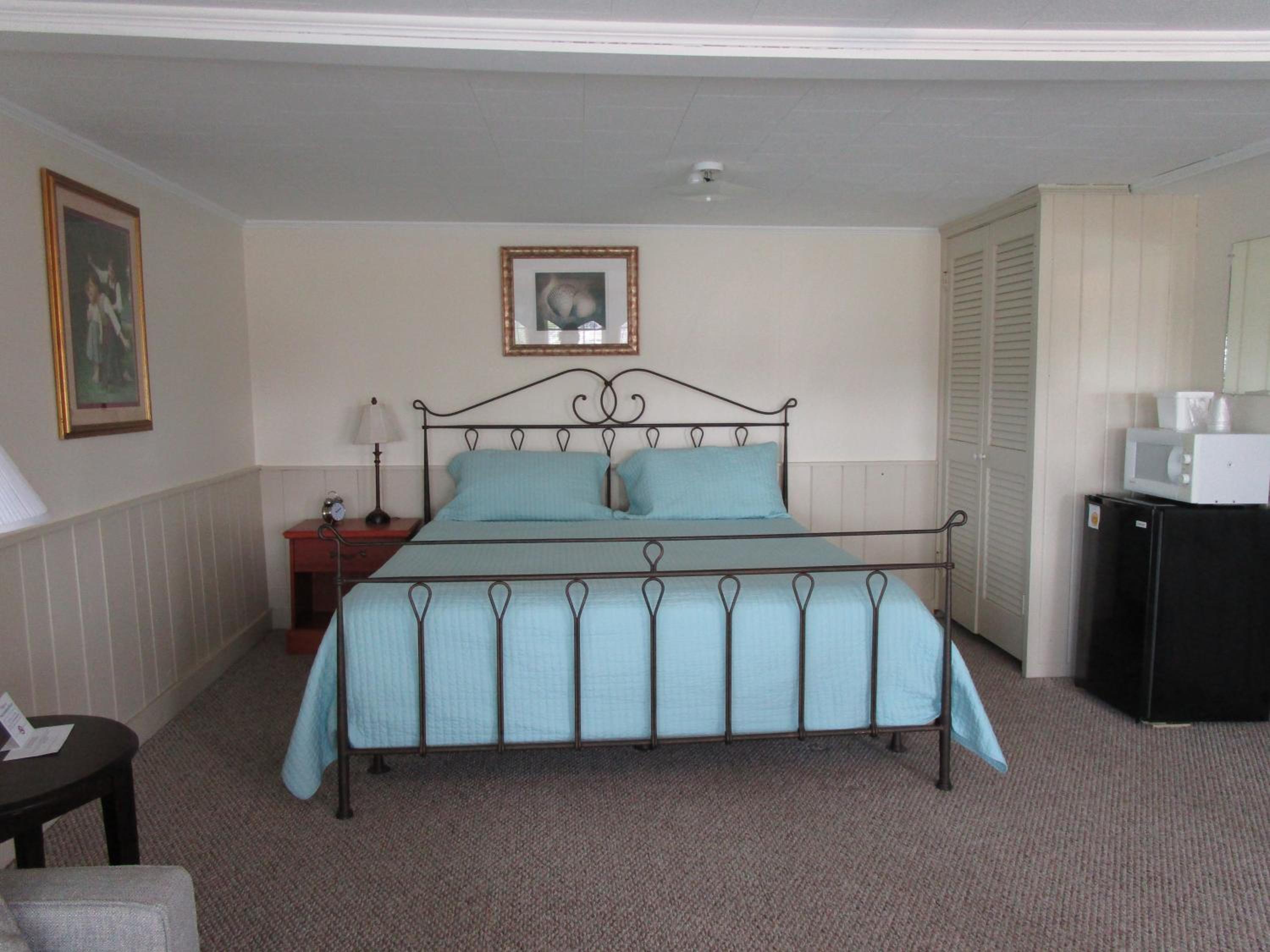 Standard King Room photo 2
